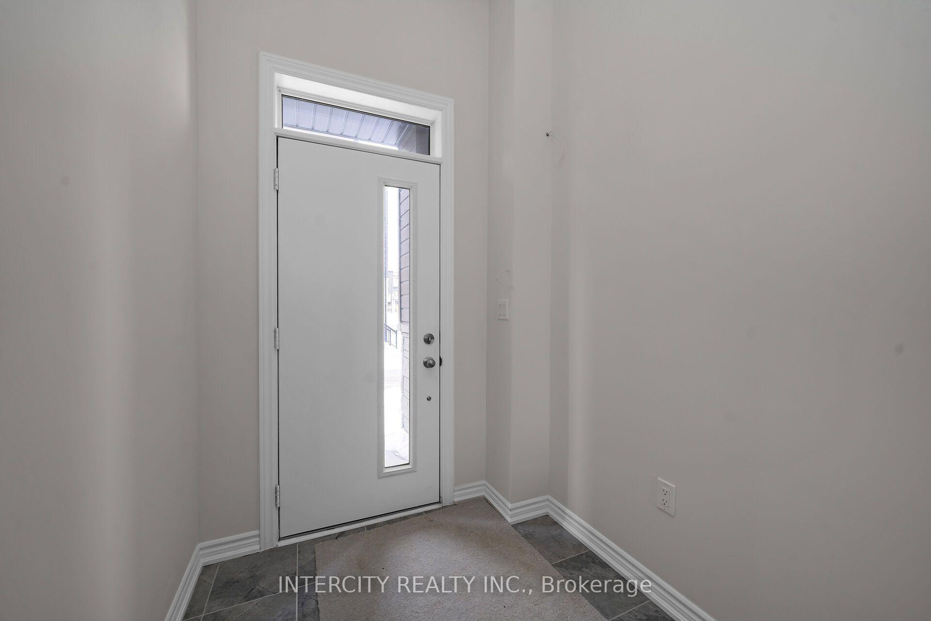 Photo 2 of 20 Radisson Street, Vaughan, Elder Mills — HOMEH