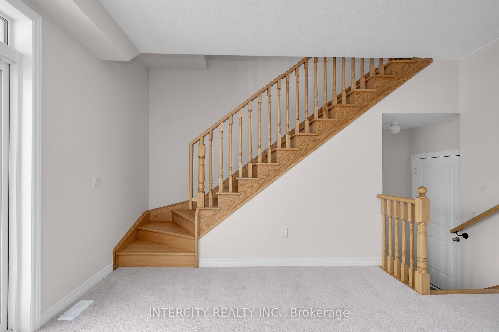 Photo 6 of 20 Radisson Street, Vaughan, Elder Mills — HOMEH