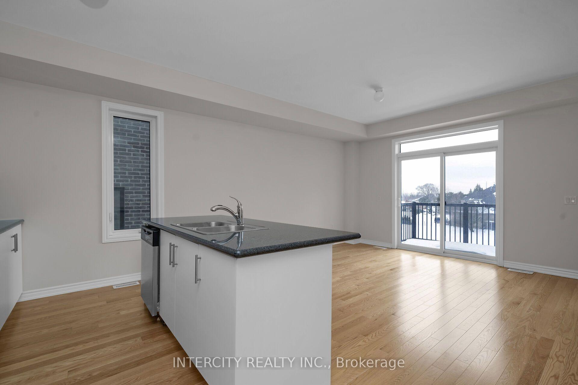 Photo 7 of 20 Radisson Street, Vaughan, Elder Mills — HOMEH