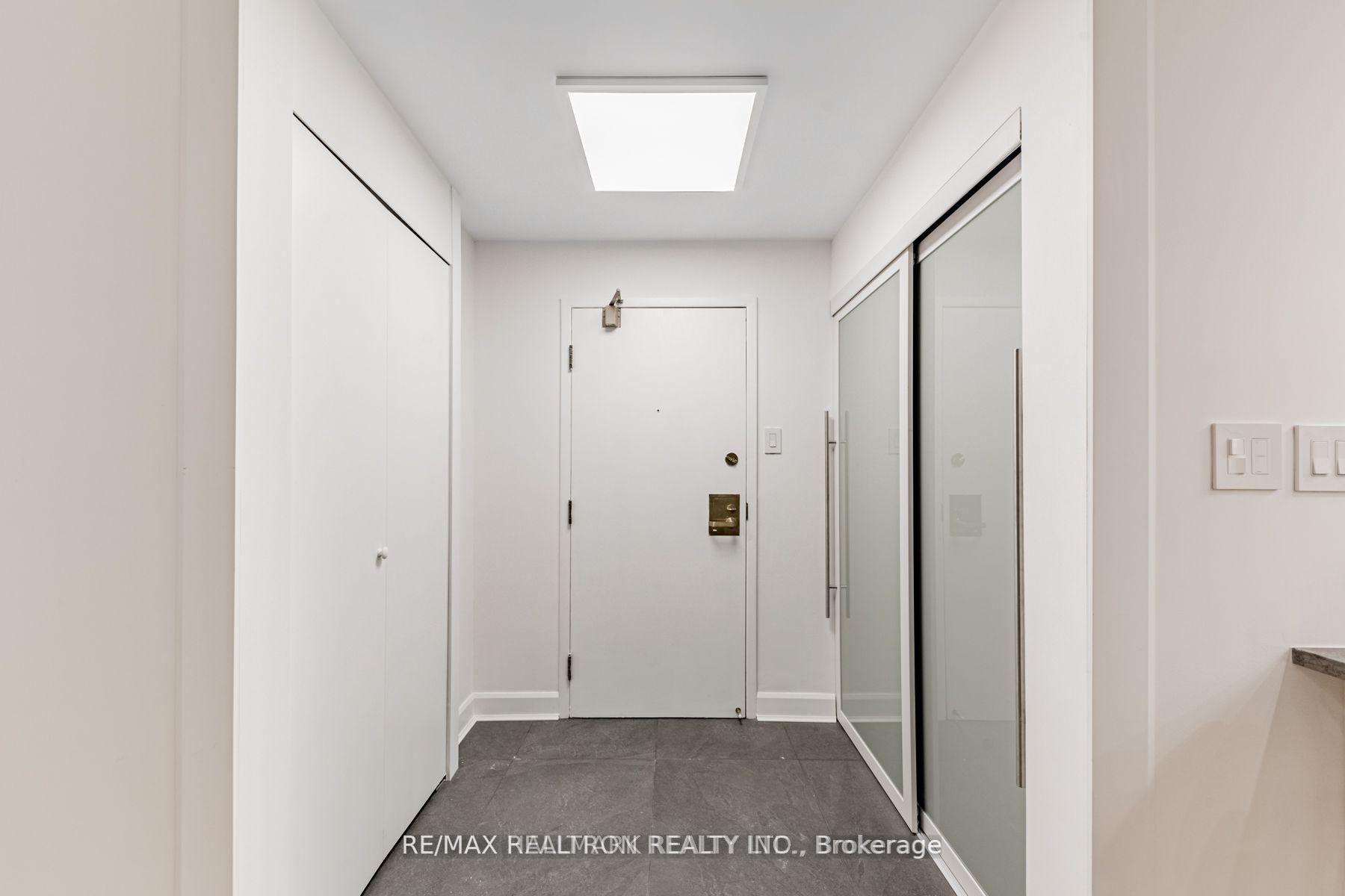 Photo 7 of Unit 321, 333 Clark Avenue W, Vaughan, Crestwood-Springfarm-Yorkhill — HOMEH