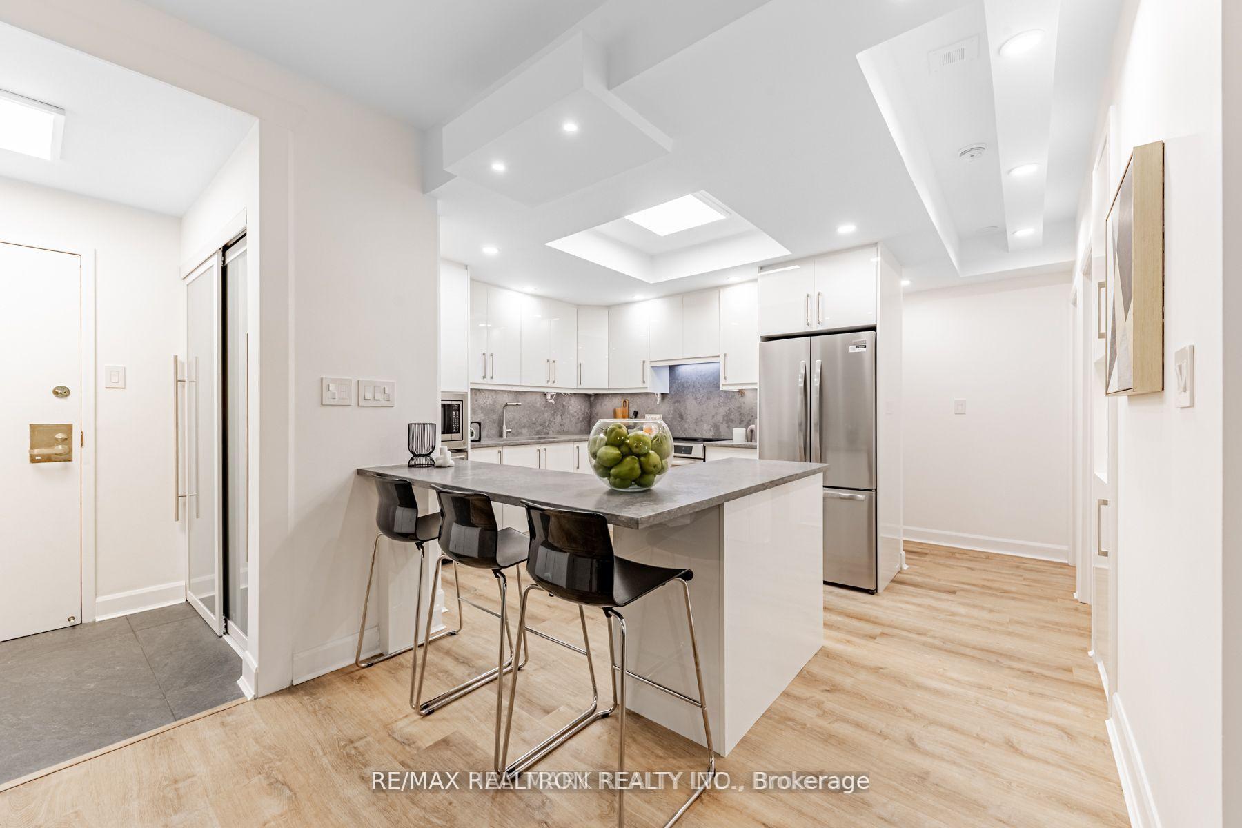 Photo 13 of Unit 321, 333 Clark Avenue W, Vaughan, Crestwood-Springfarm-Yorkhill — HOMEH
