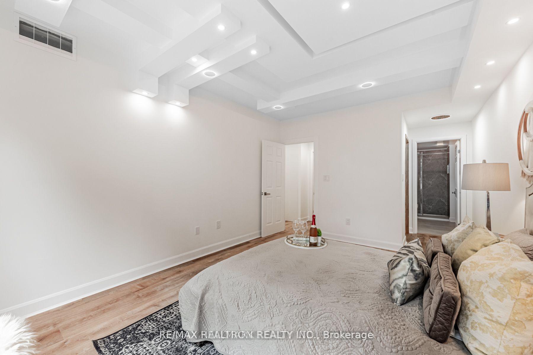 Photo 19 of Unit 321, 333 Clark Avenue W, Vaughan, Crestwood-Springfarm-Yorkhill — HOMEH