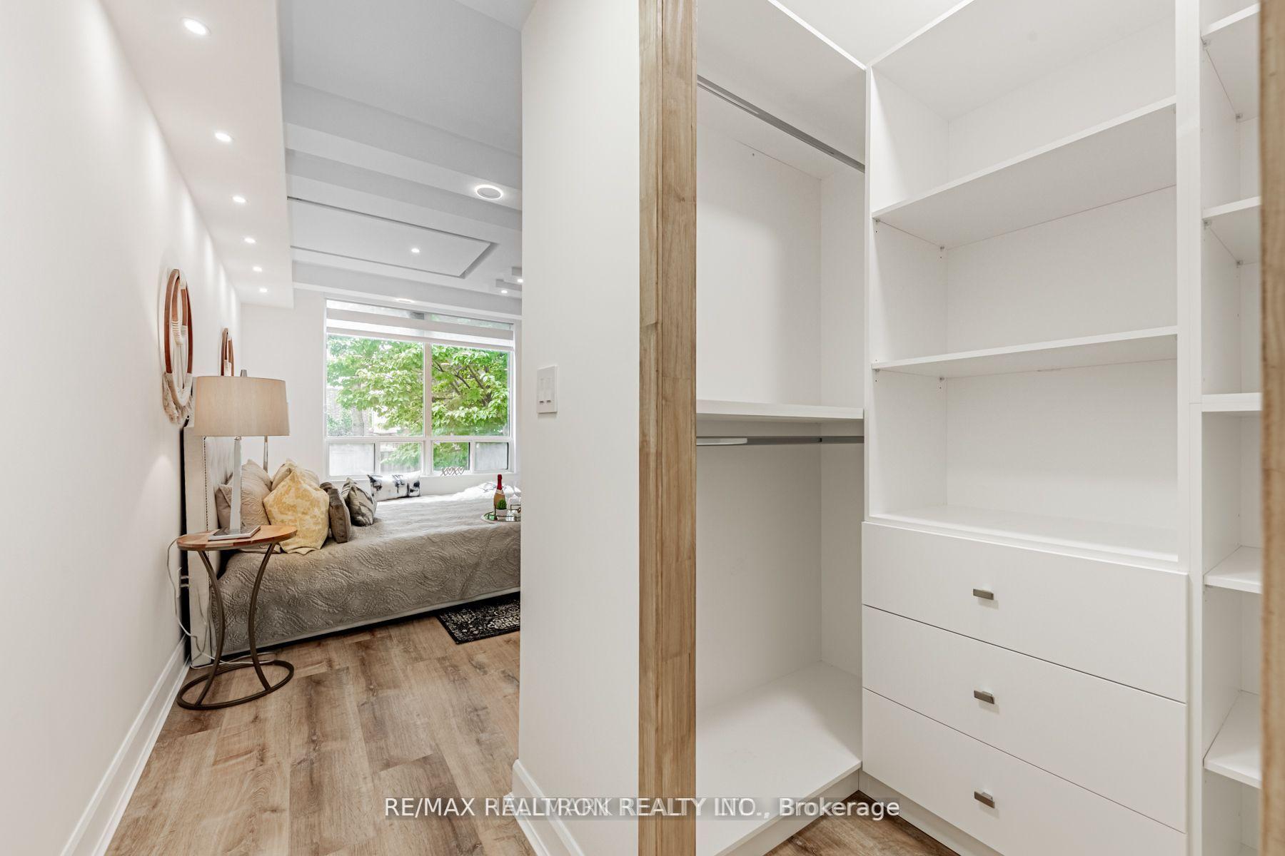 Photo 22 of Unit 321, 333 Clark Avenue W, Vaughan, Crestwood-Springfarm-Yorkhill — HOMEH