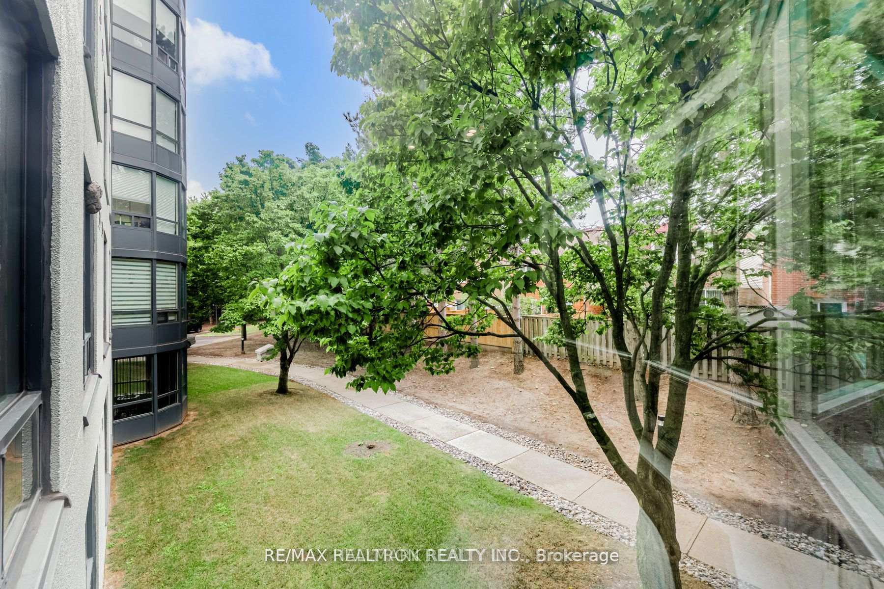 Photo 24 of Unit 321, 333 Clark Avenue W, Vaughan, Crestwood-Springfarm-Yorkhill — HOMEH