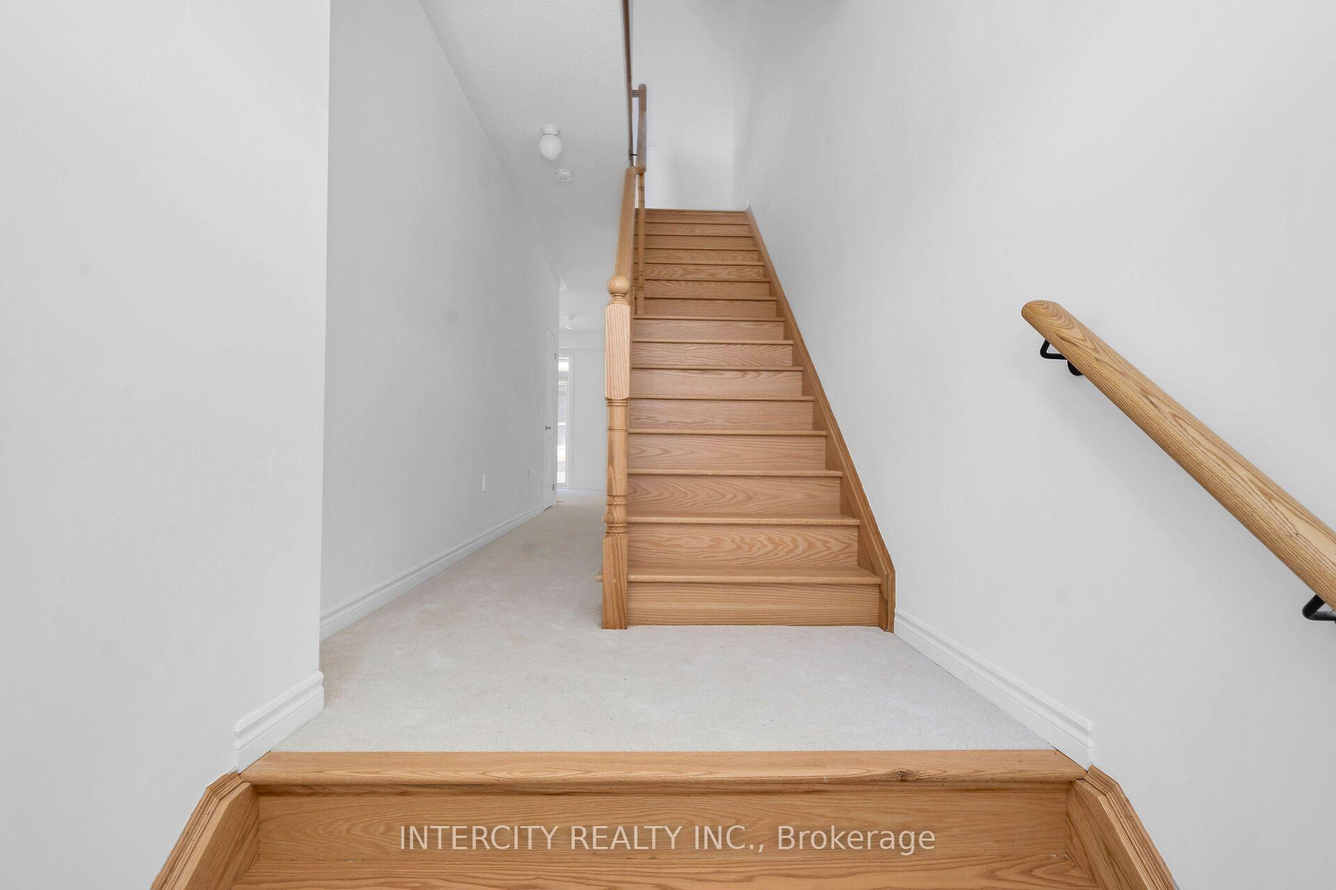 Photo 3 of 91 Divadale Road, Vaughan, Elder Mills — HOMEH