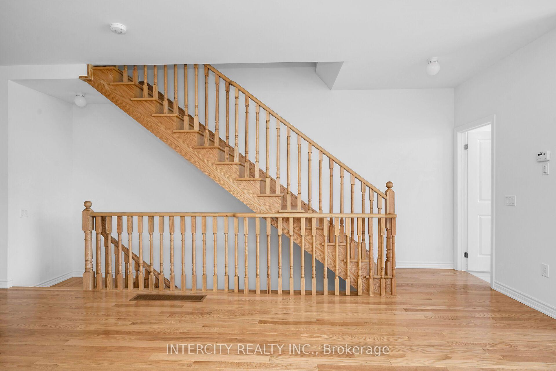 Photo 13 of 91 Divadale Road, Vaughan, Elder Mills — HOMEH