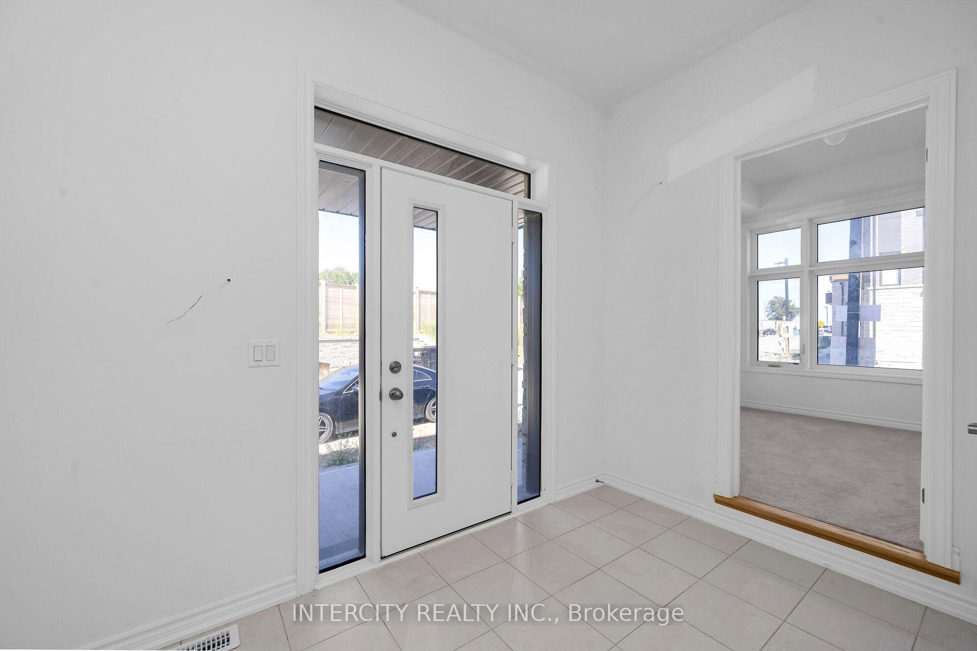Photo 4 of 99 Divadale Road, Vaughan, Elder Mills — HOMEH