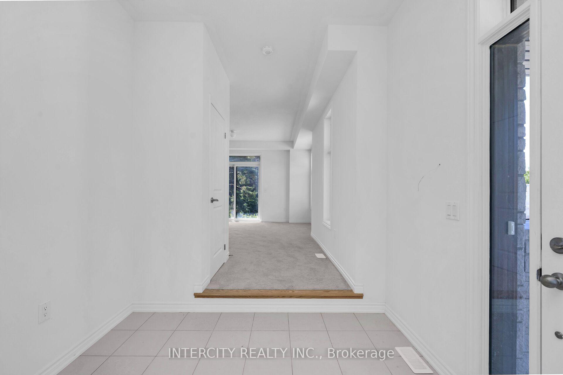 Photo 5 of 99 Divadale Road, Vaughan, Elder Mills — HOMEH