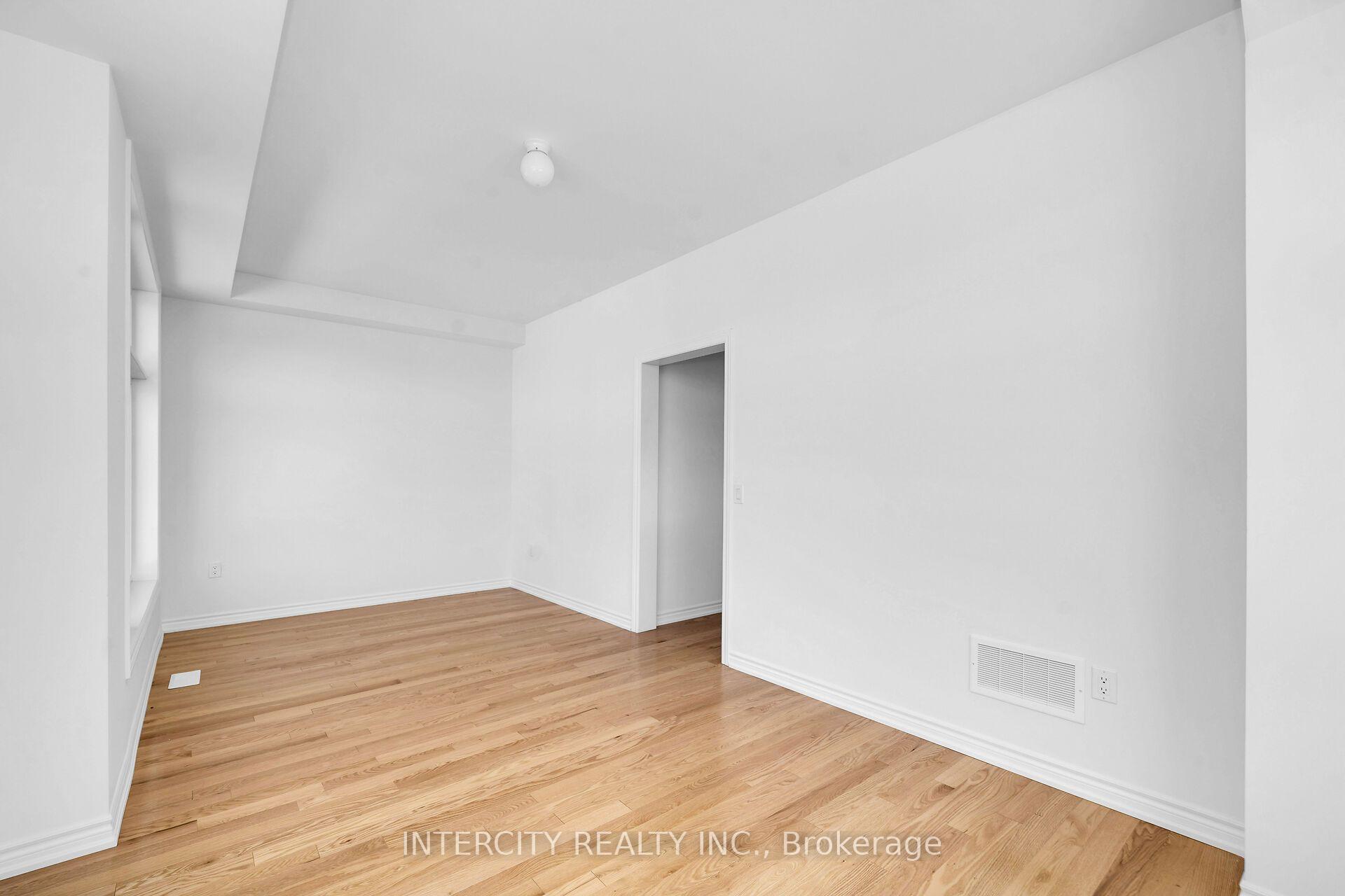 Photo 17 of 99 Divadale Road, Vaughan, Elder Mills — HOMEH