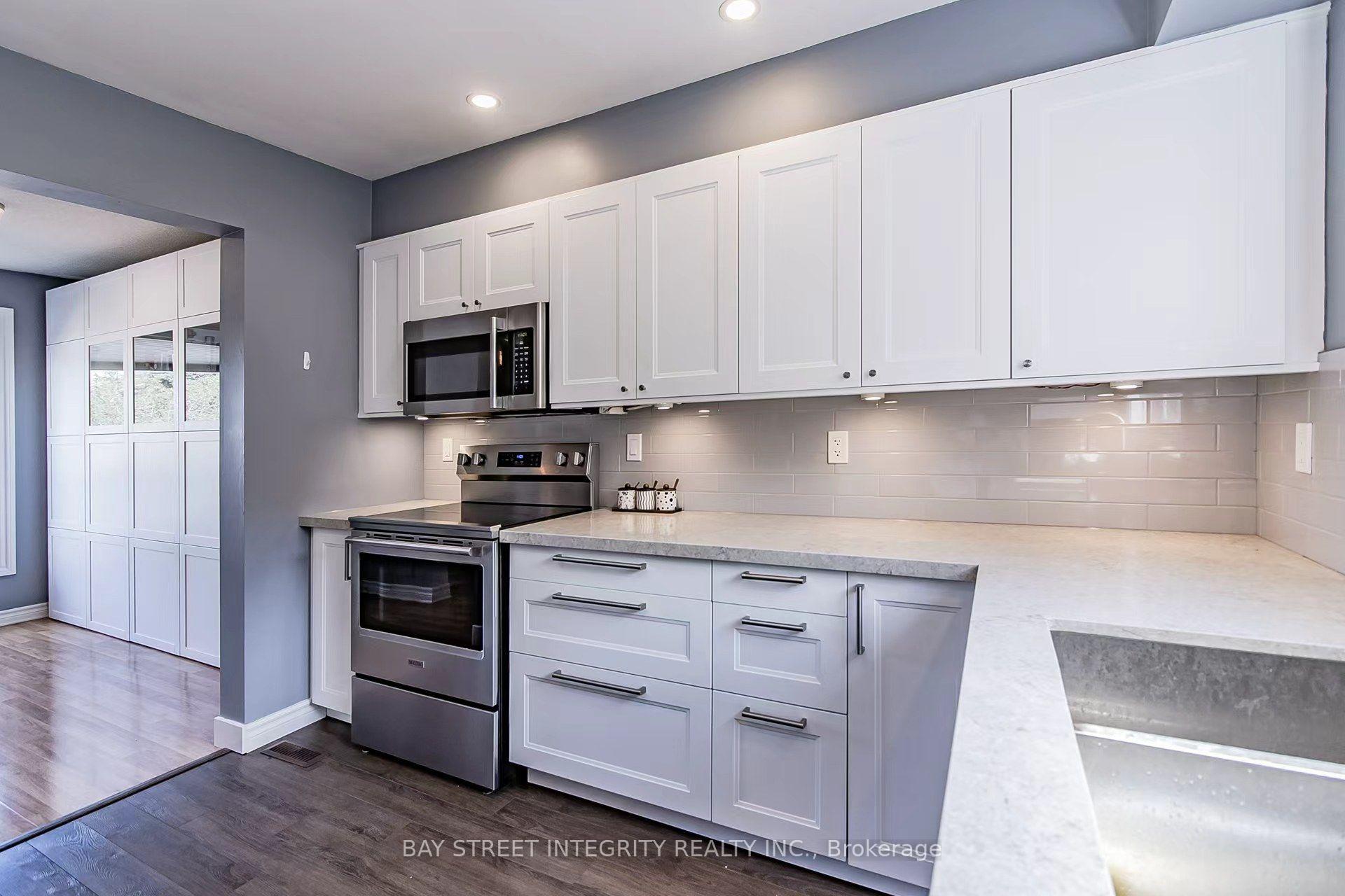 Photo 12 of 94 William Curtis Circle, Newmarket, Gorham-College Manor — HOMEH