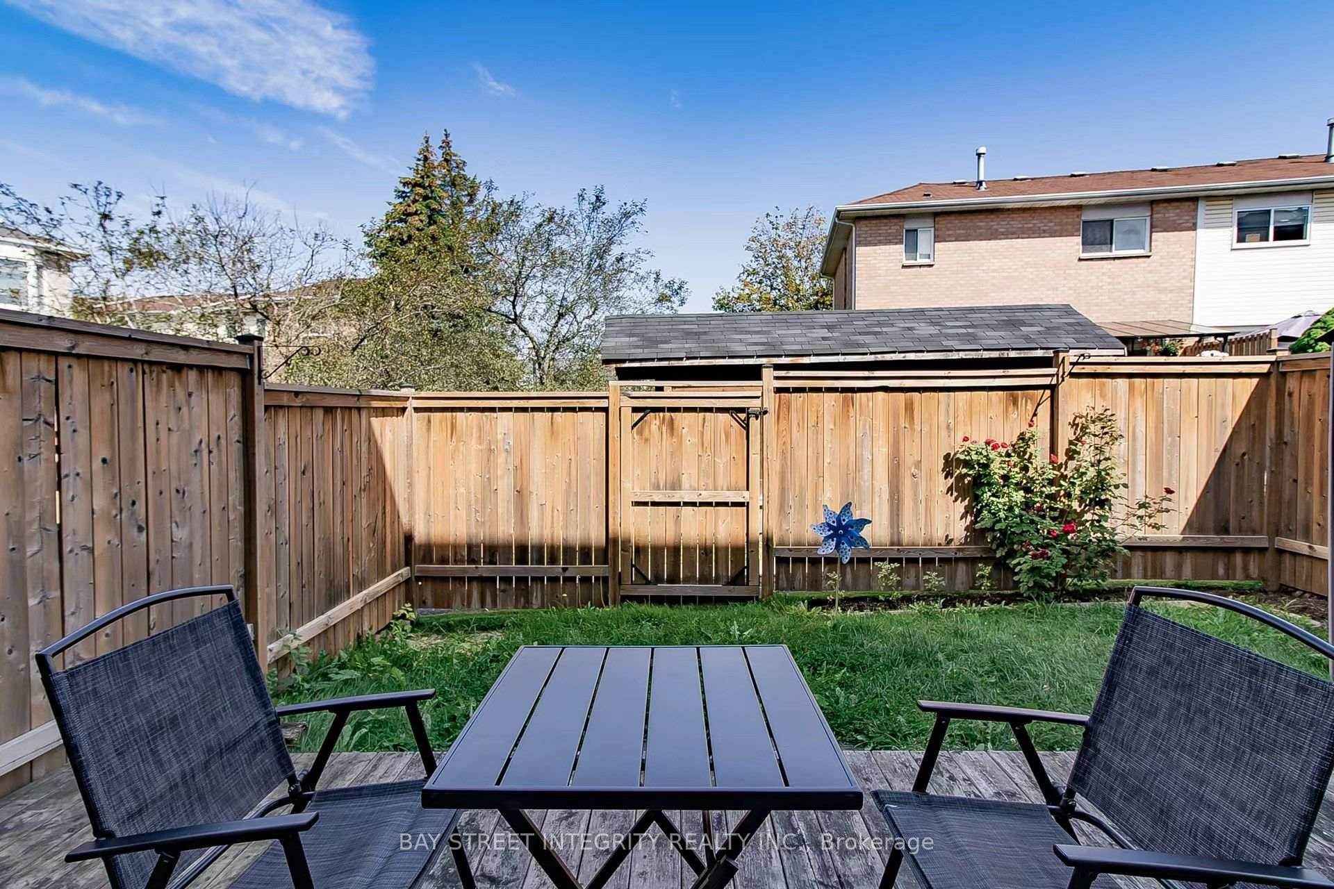 Photo 14 of 94 William Curtis Circle, Newmarket, Gorham-College Manor — HOMEH