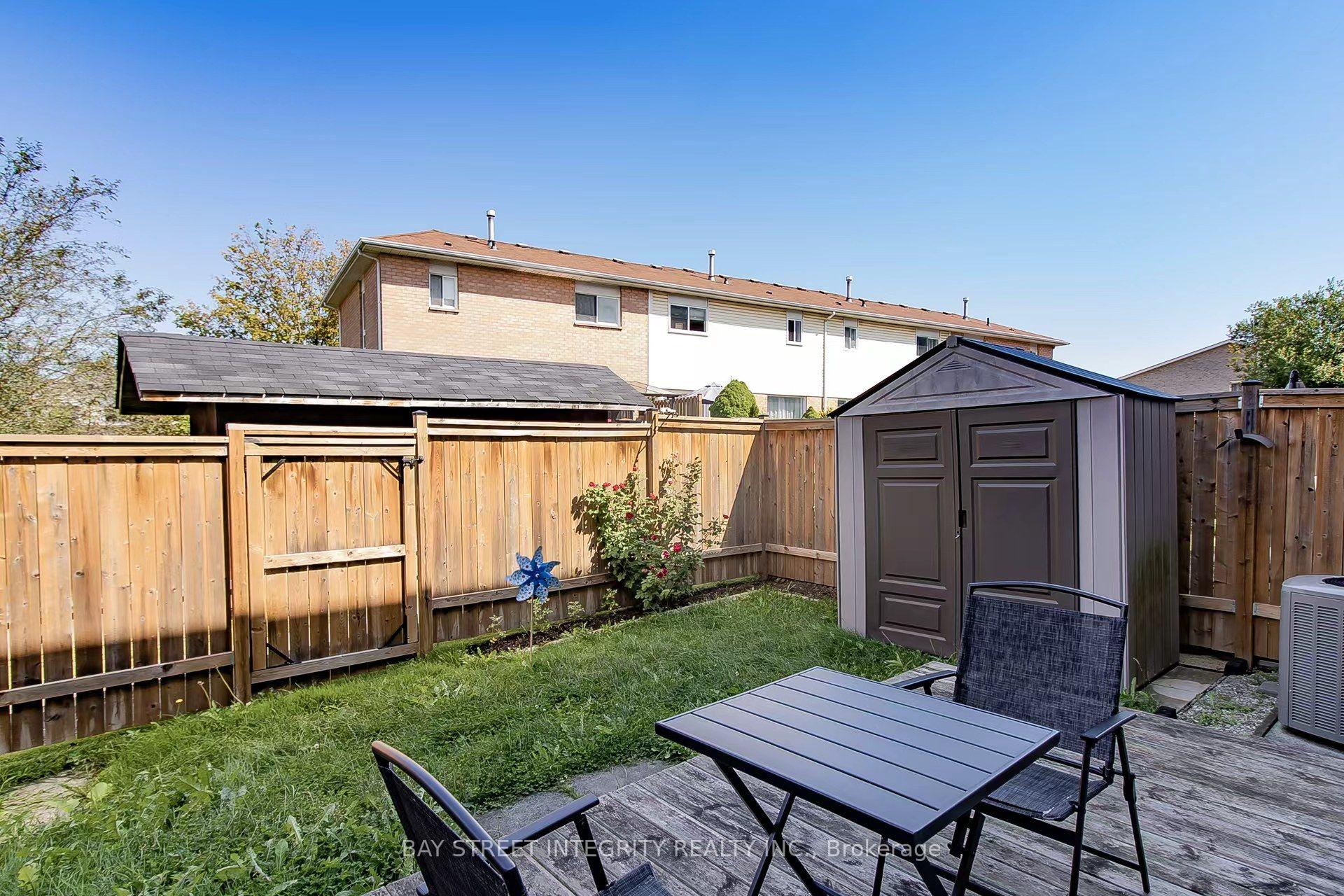 Photo 16 of 94 William Curtis Circle, Newmarket, Gorham-College Manor — HOMEH