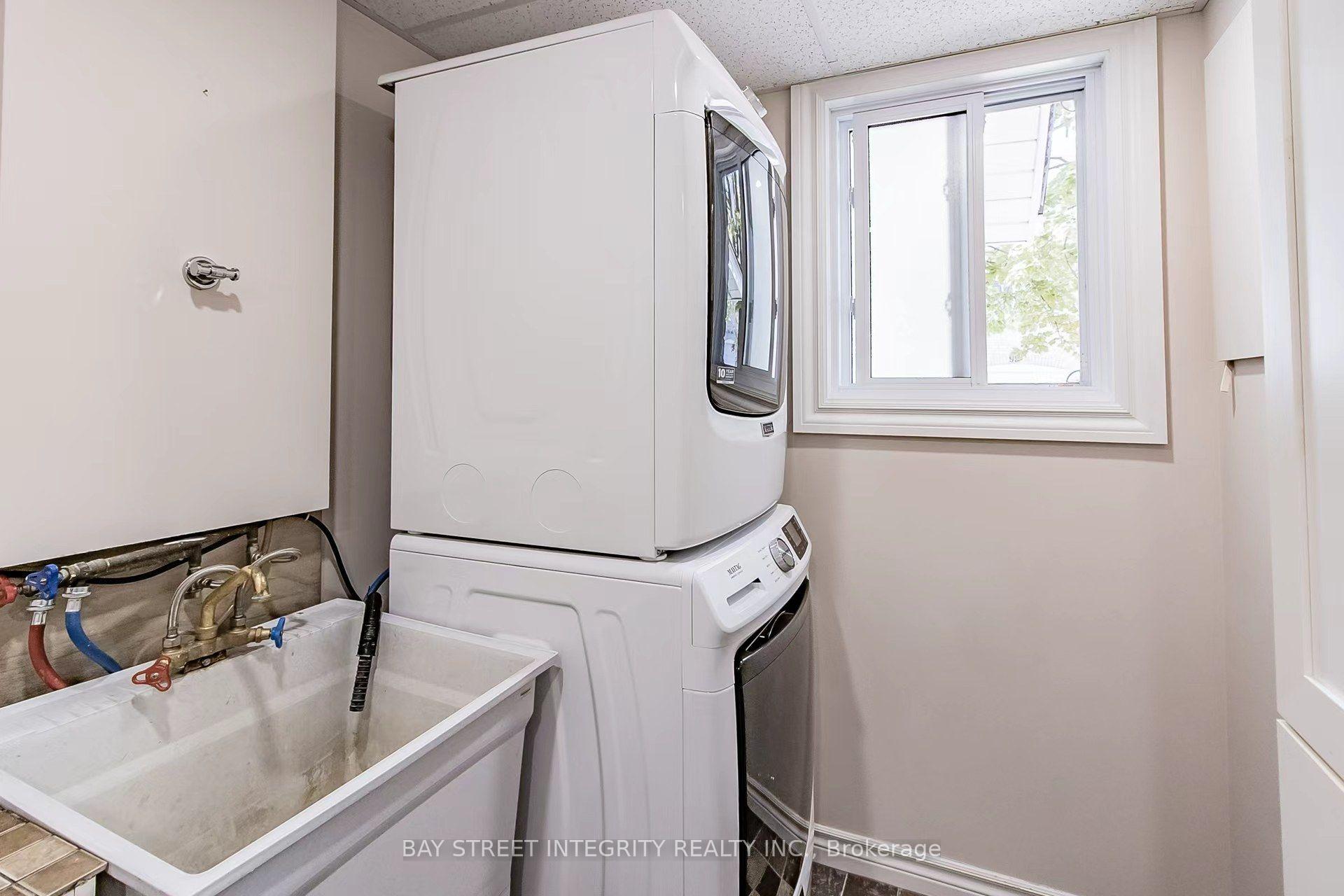 Photo 17 of 94 William Curtis Circle, Newmarket, Gorham-College Manor — HOMEH