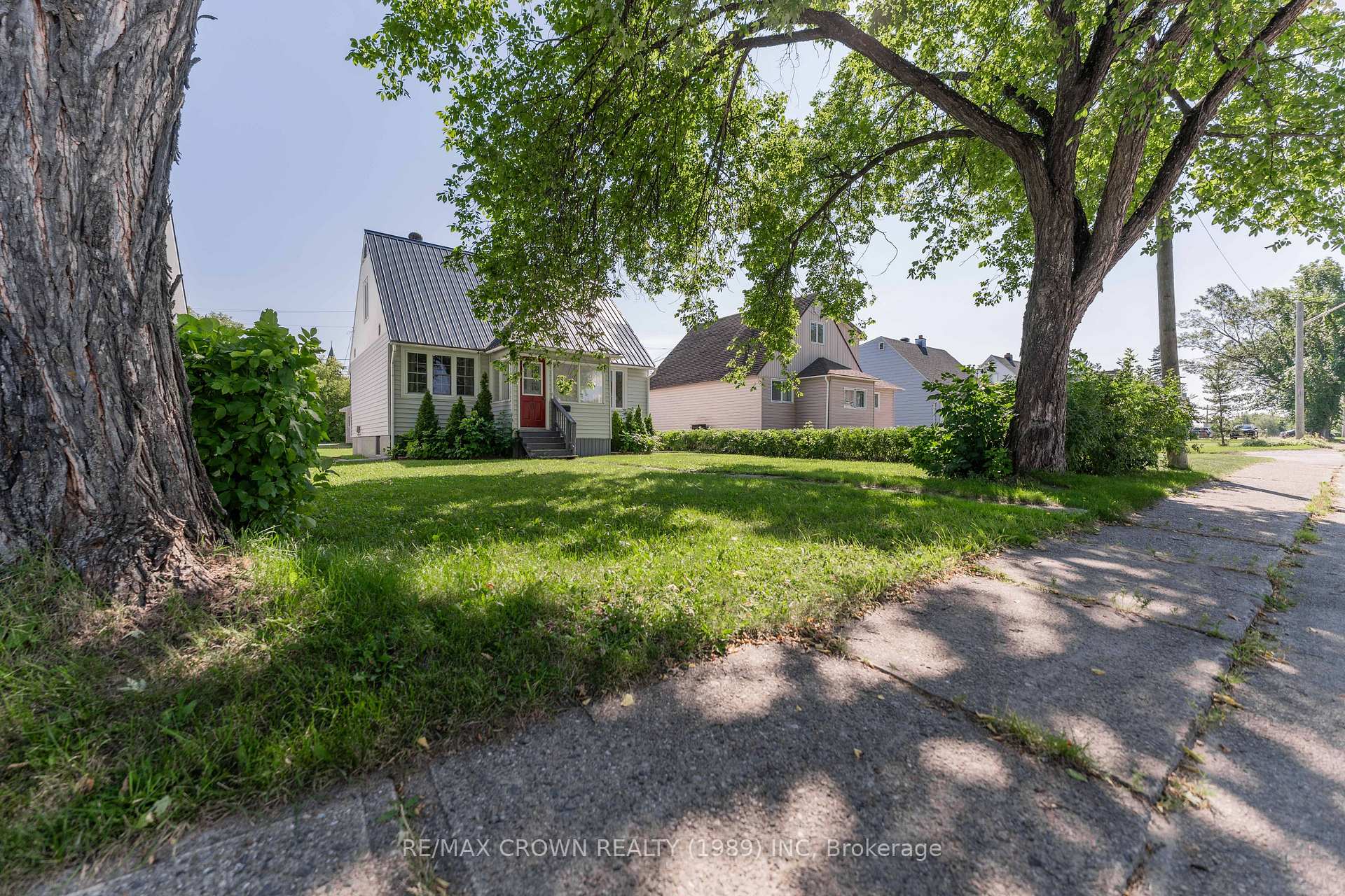 Photo 1 of 40 Bowman Avenue, Kapuskasing — HOMEH
