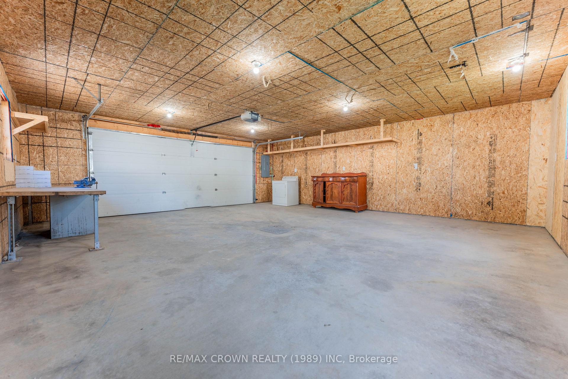 Photo 3 of 40 Bowman Avenue, Kapuskasing — HOMEH