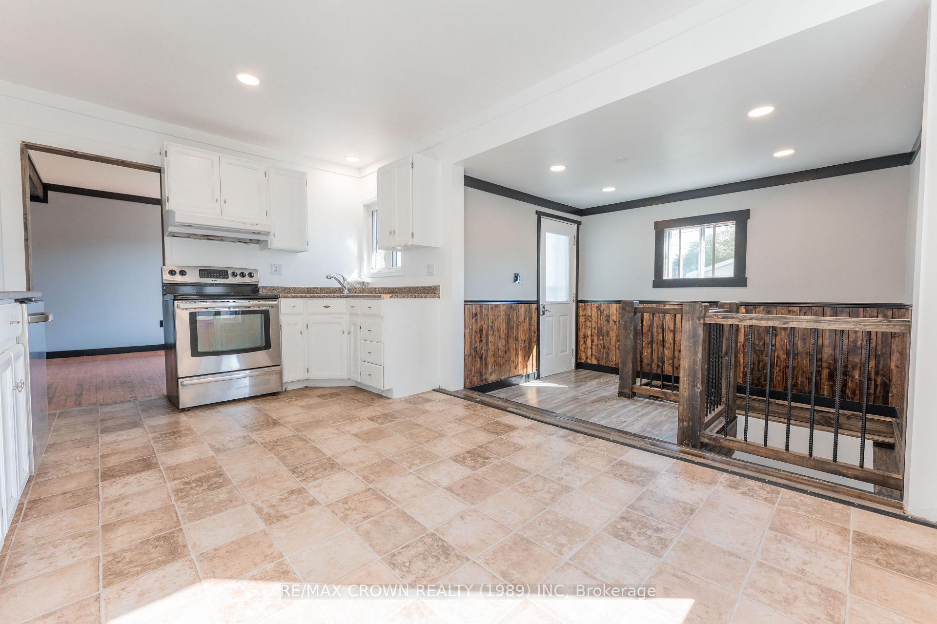 Photo 12 of 40 Bowman Avenue, Kapuskasing — HOMEH