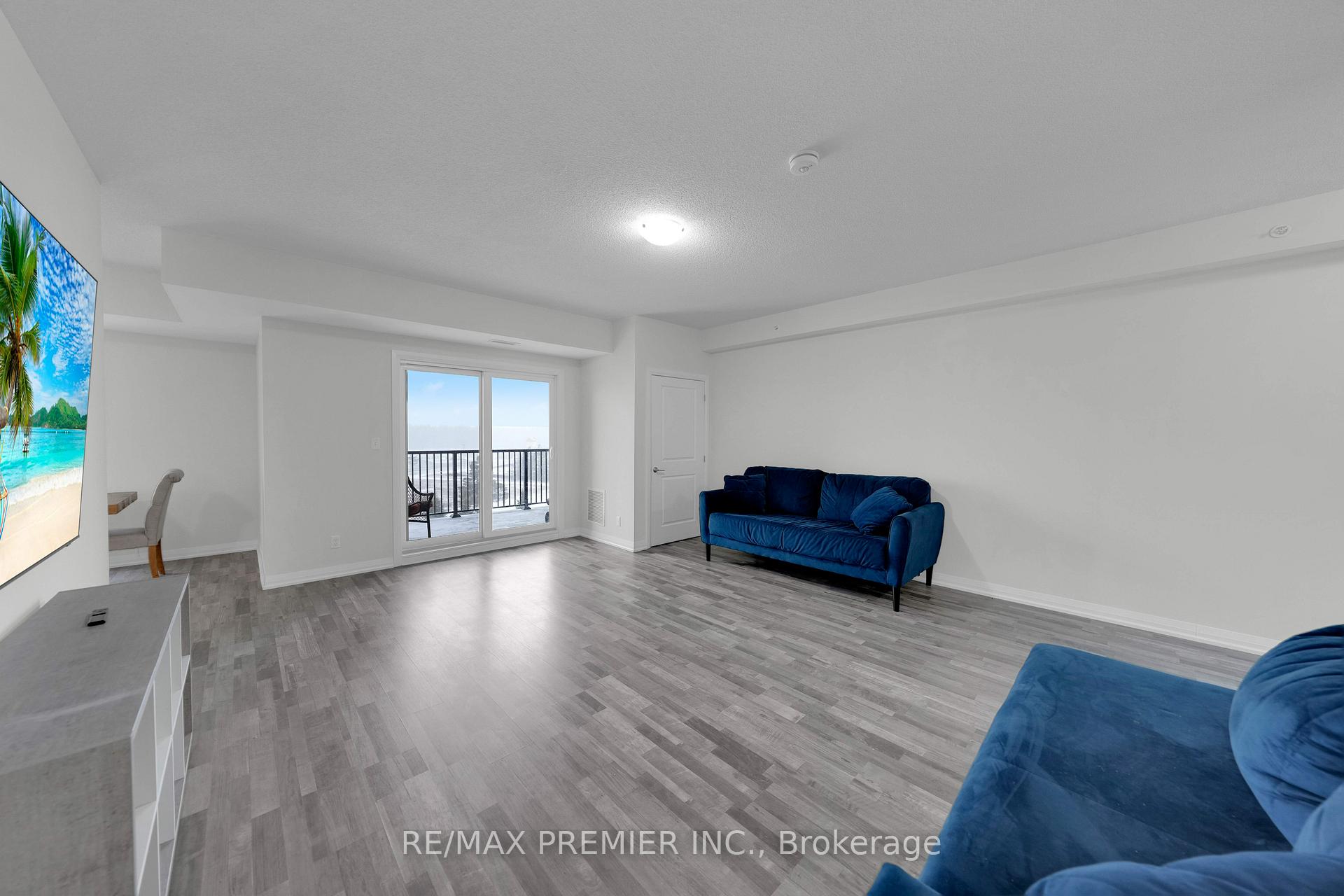 Photo 4 of Unit 417, 54 Koda Street, Barrie, Rural Barrie Southwest — HOMEH