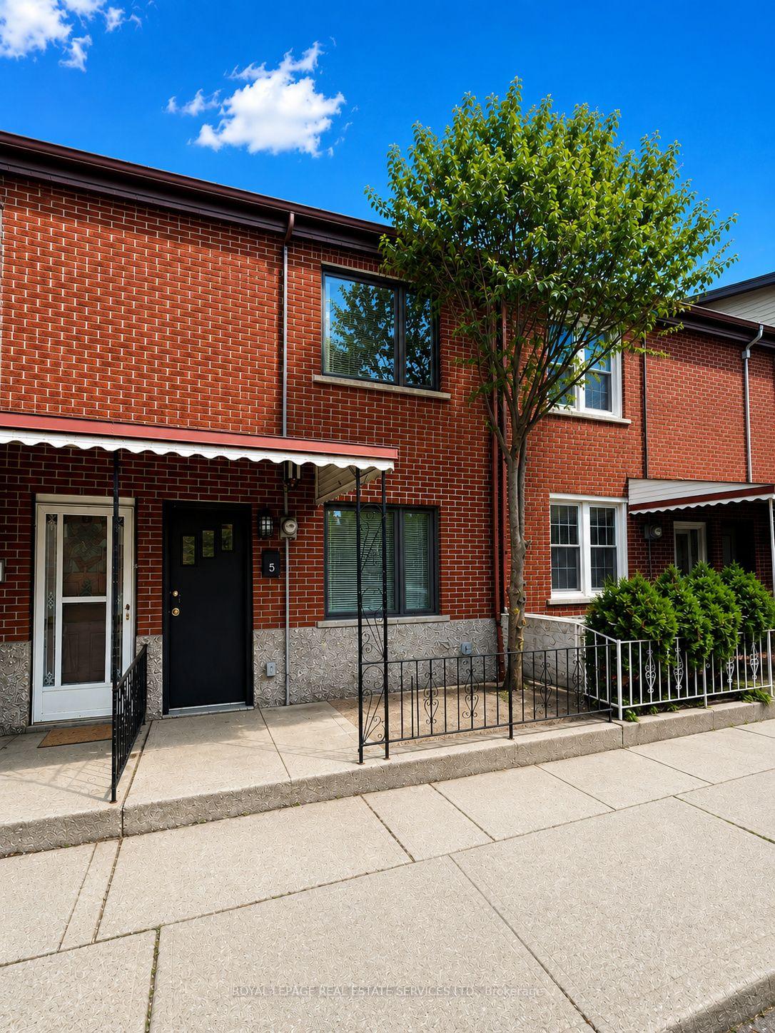 Photo 1 of 5 Henderson Avenue, Toronto, Trinity-Bellwoods — HOMEH