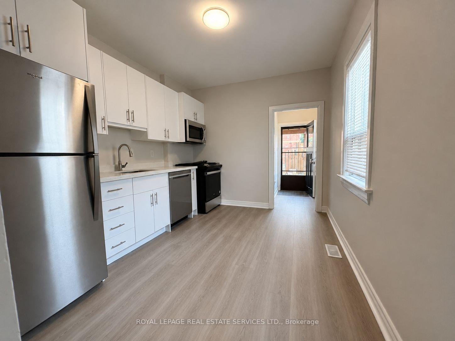 Photo 2 of 5 Henderson Avenue, Toronto, Trinity-Bellwoods — HOMEH