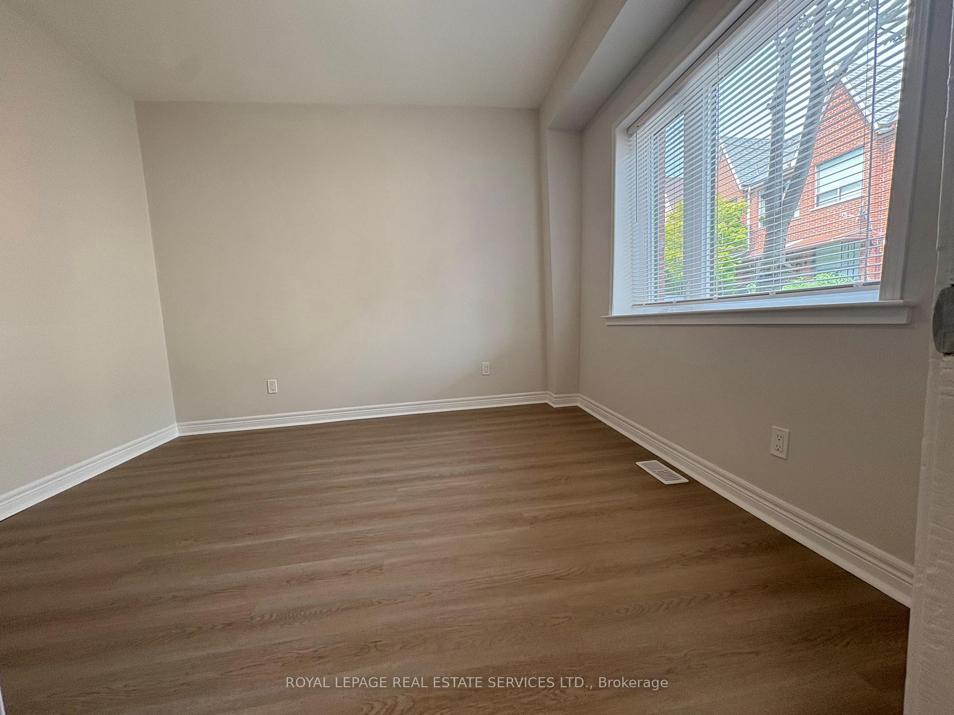 Photo 6 of 5 Henderson Avenue, Toronto, Trinity-Bellwoods — HOMEH