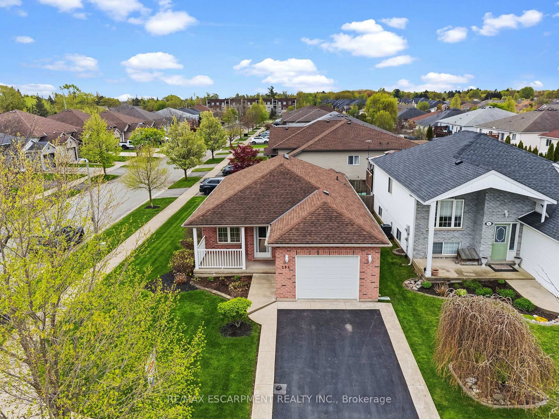 Photo 1 of 296 Autumn Crescent, Welland, West Welland — HOMEH