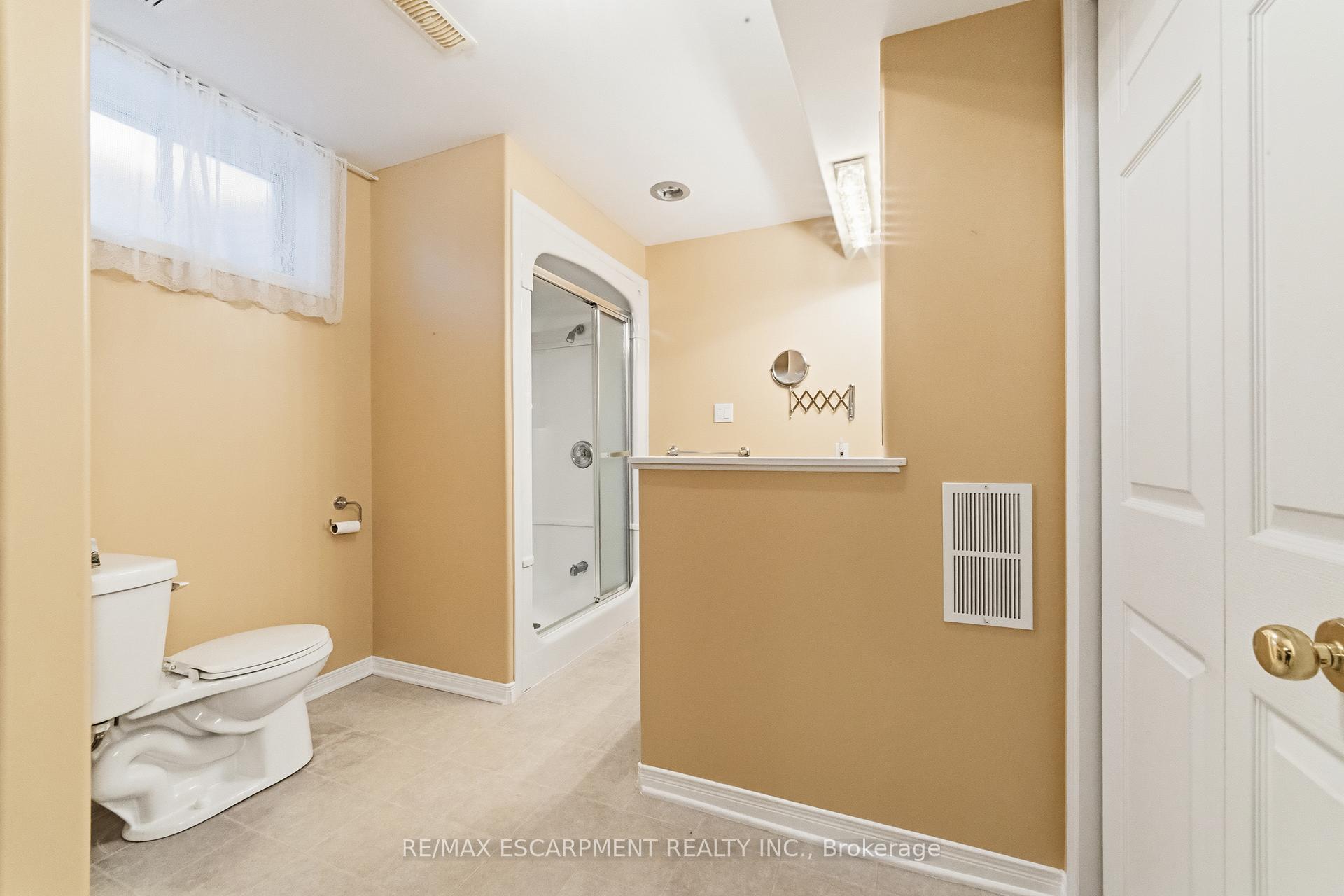 Photo 38 of 296 Autumn Crescent, Welland, West Welland — HOMEH