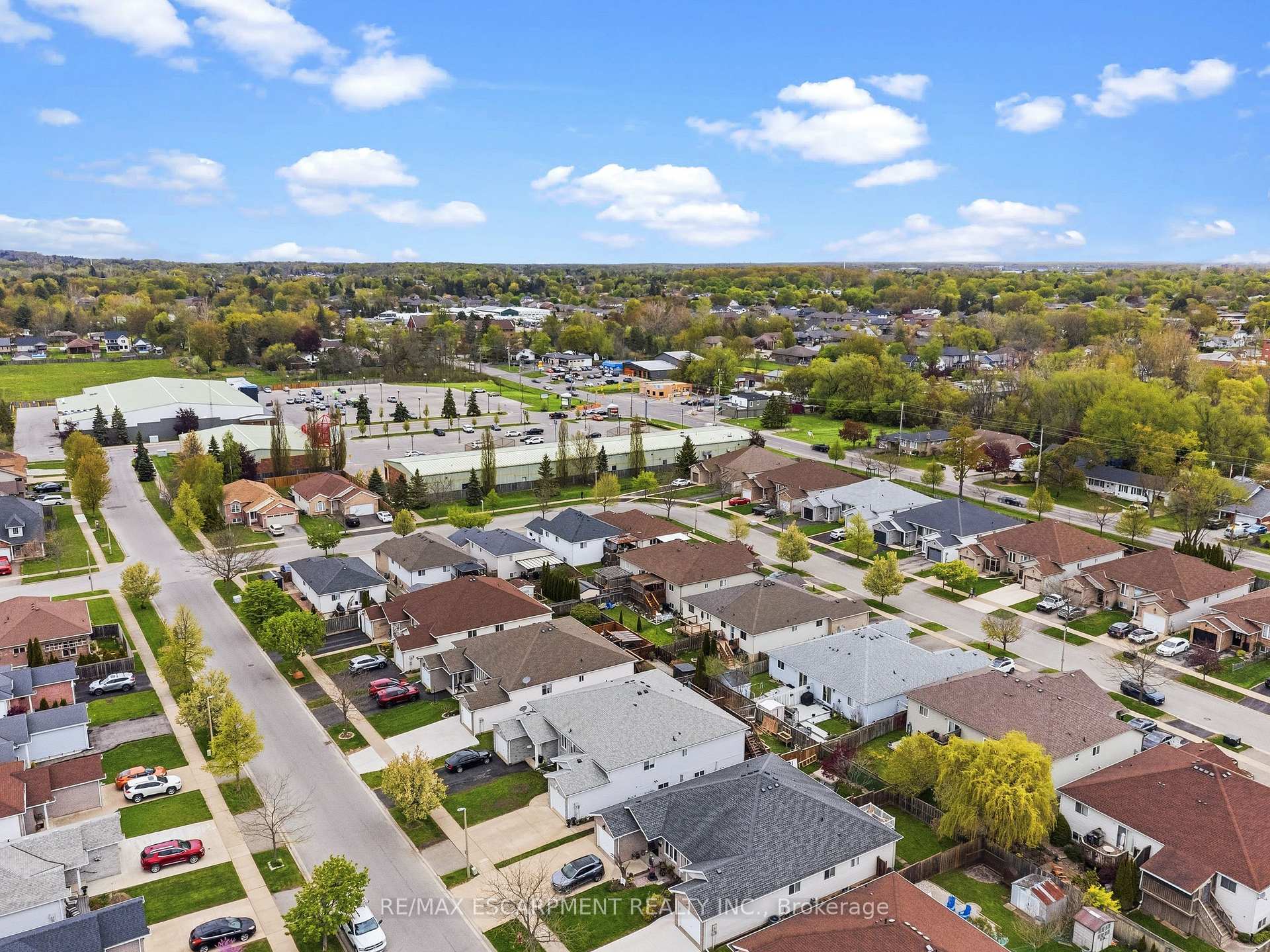 Photo 49 of 296 Autumn Crescent, Welland, West Welland — HOMEH