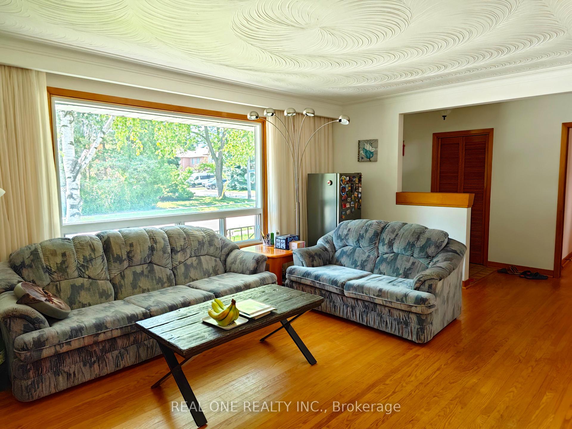 Photo 6 of 275 Parkview Avenue, North York, Willowdale East — HOMEH