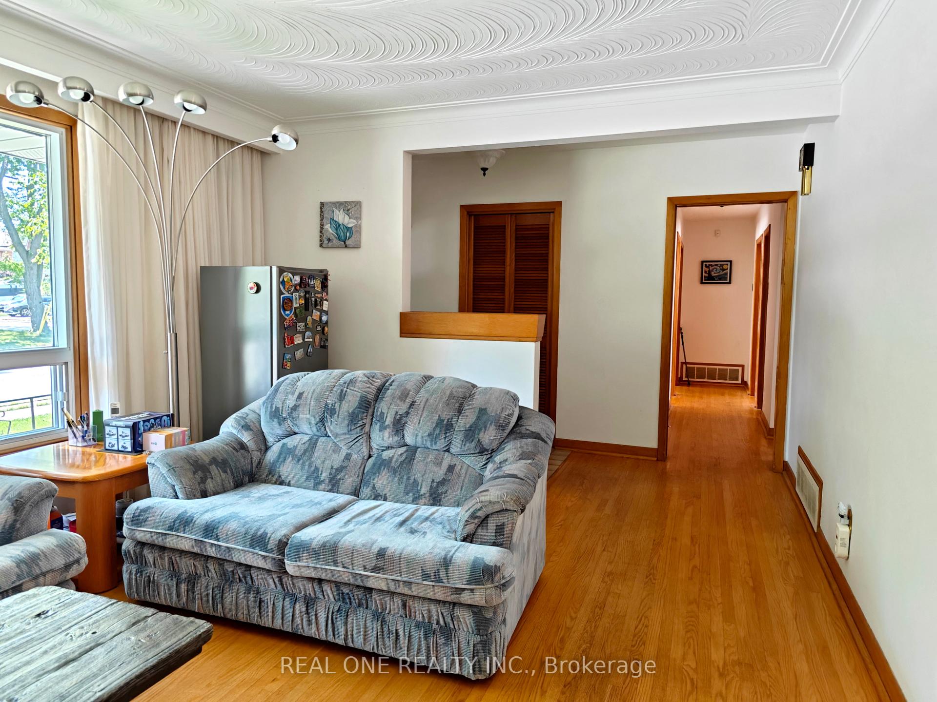 Photo 8 of 275 Parkview Avenue, North York, Willowdale East — HOMEH