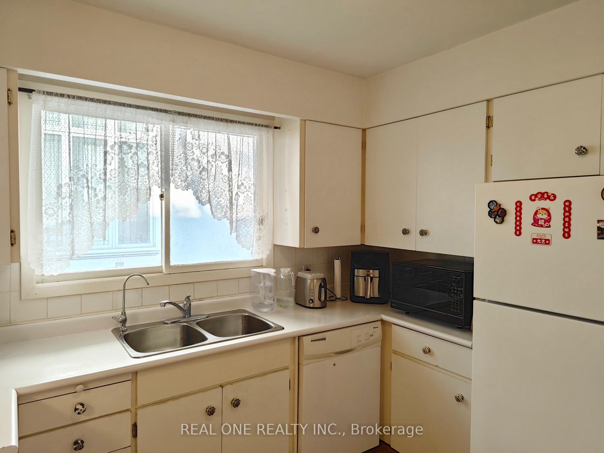 Photo 29 of 275 Parkview Avenue, North York, Willowdale East — HOMEH