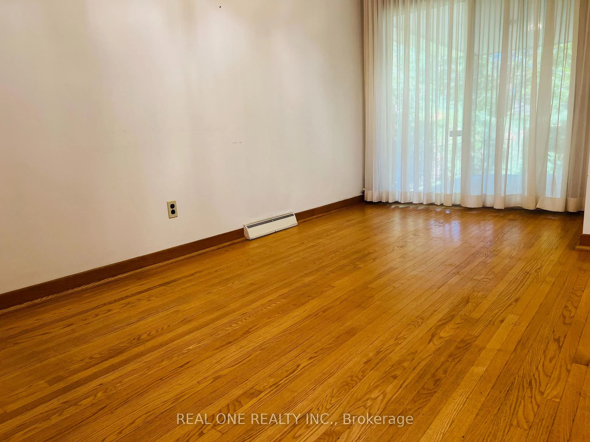 Photo 9 of 275 Parkview Avenue, North York, Willowdale East — HOMEH