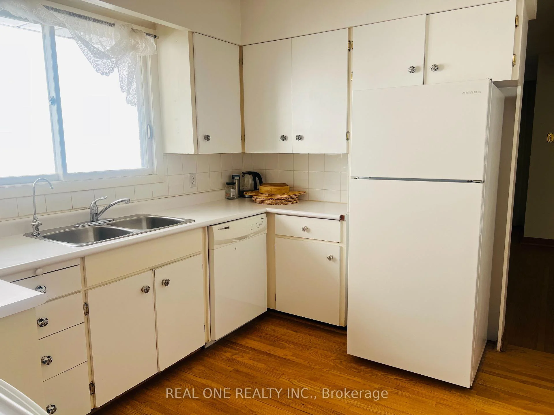 Photo 13 of 275 Parkview Avenue, North York, Willowdale East — HOMEH