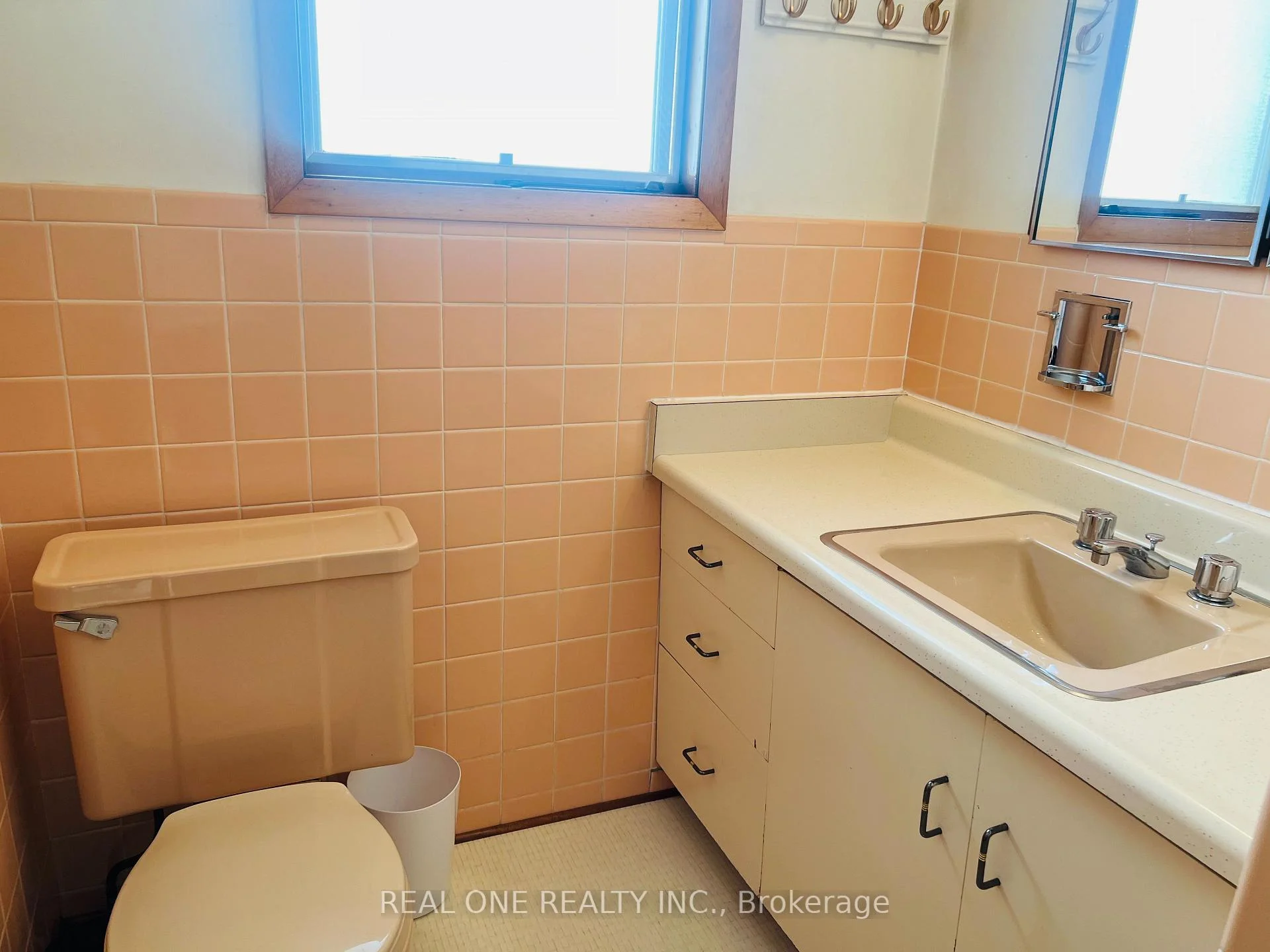 Photo 23 of 275 Parkview Avenue, North York, Willowdale East — HOMEH