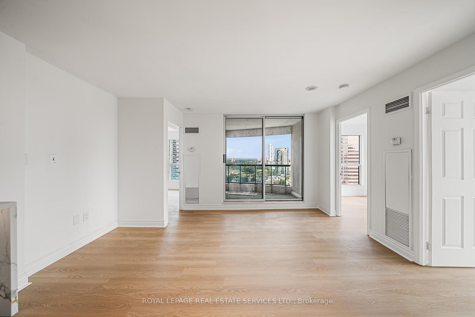 Photo 9 of Unit 1912, 7 Lorraine Drive, North York, Willowdale West — HOMEH