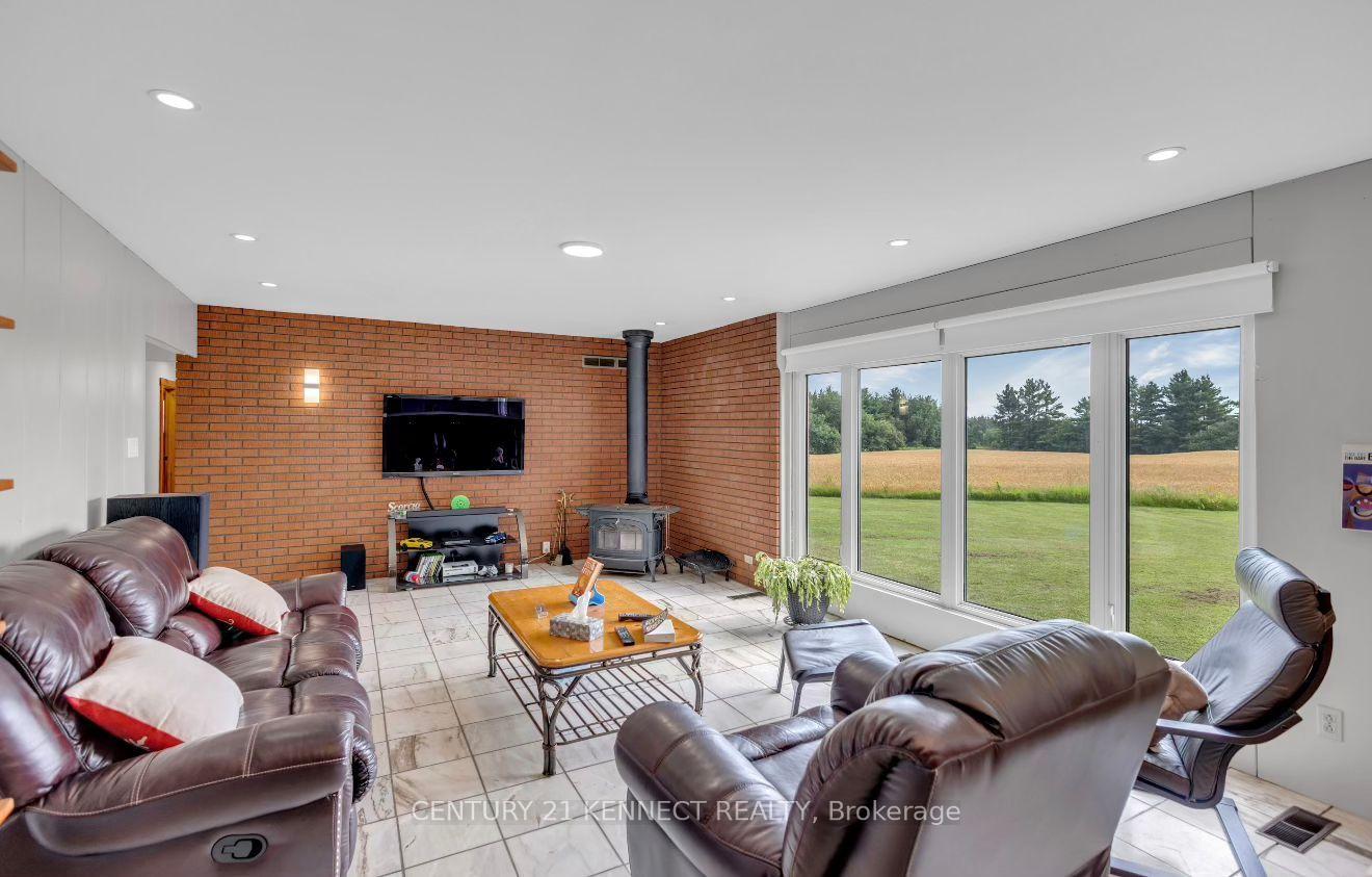 Photo 8 of 14146 Crewsons Line, Milton, Rural Nassagaweya — HOMEH