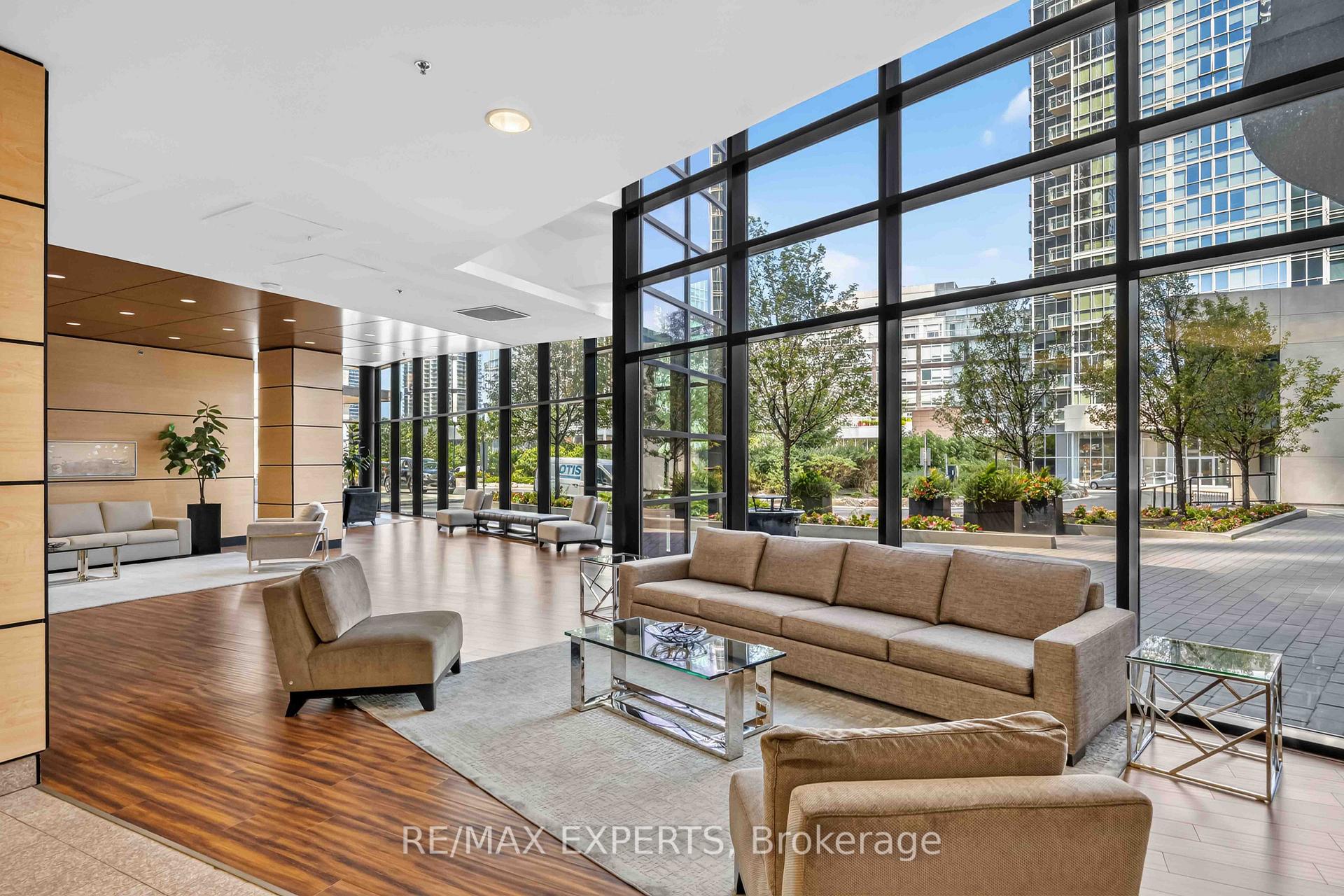 Photo 3 of Unit 902, 2900 Highway 7 Road, Vaughan, Concord — HOMEH