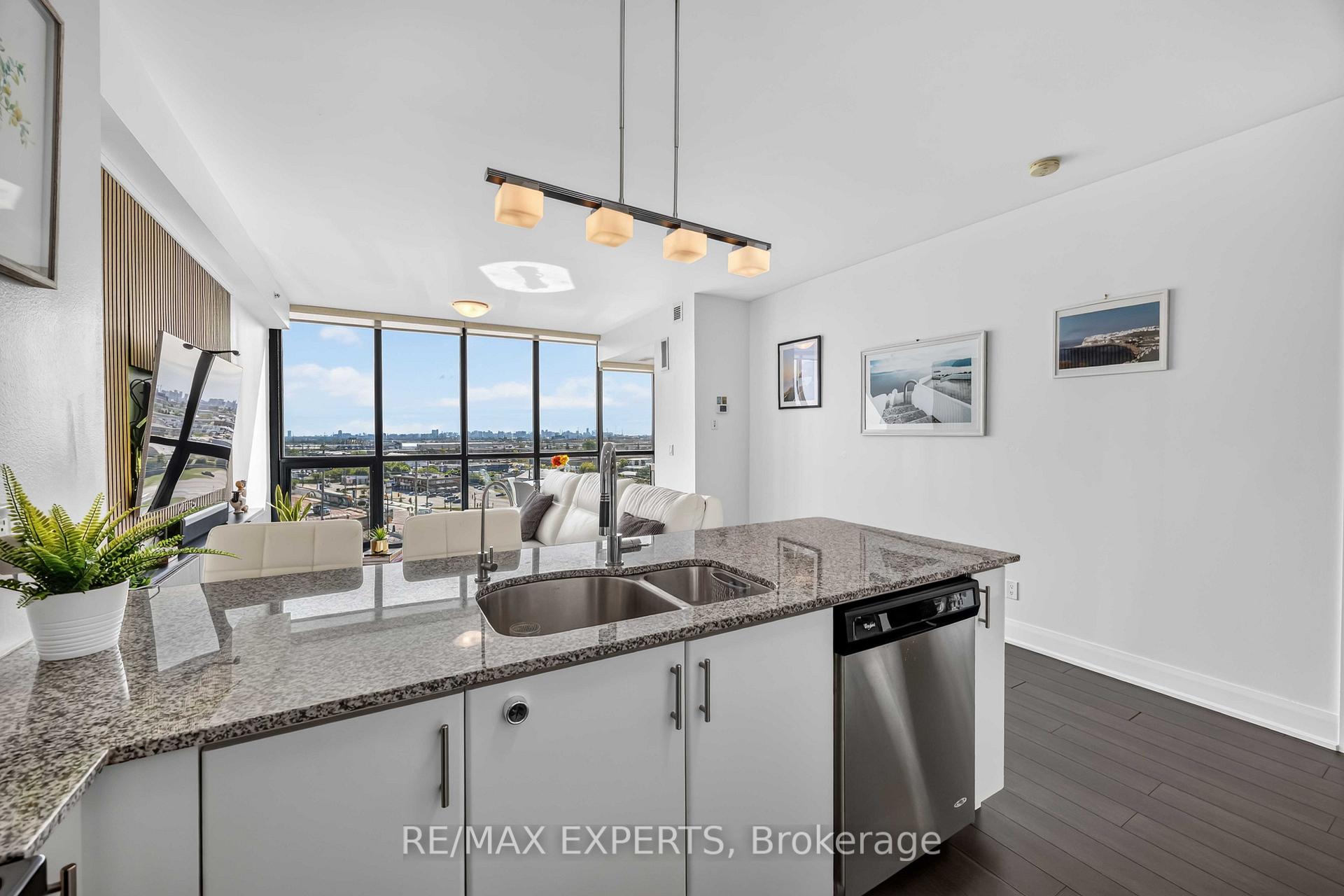 Photo 12 of Unit 902, 2900 Highway 7 Road, Vaughan, Concord — HOMEH