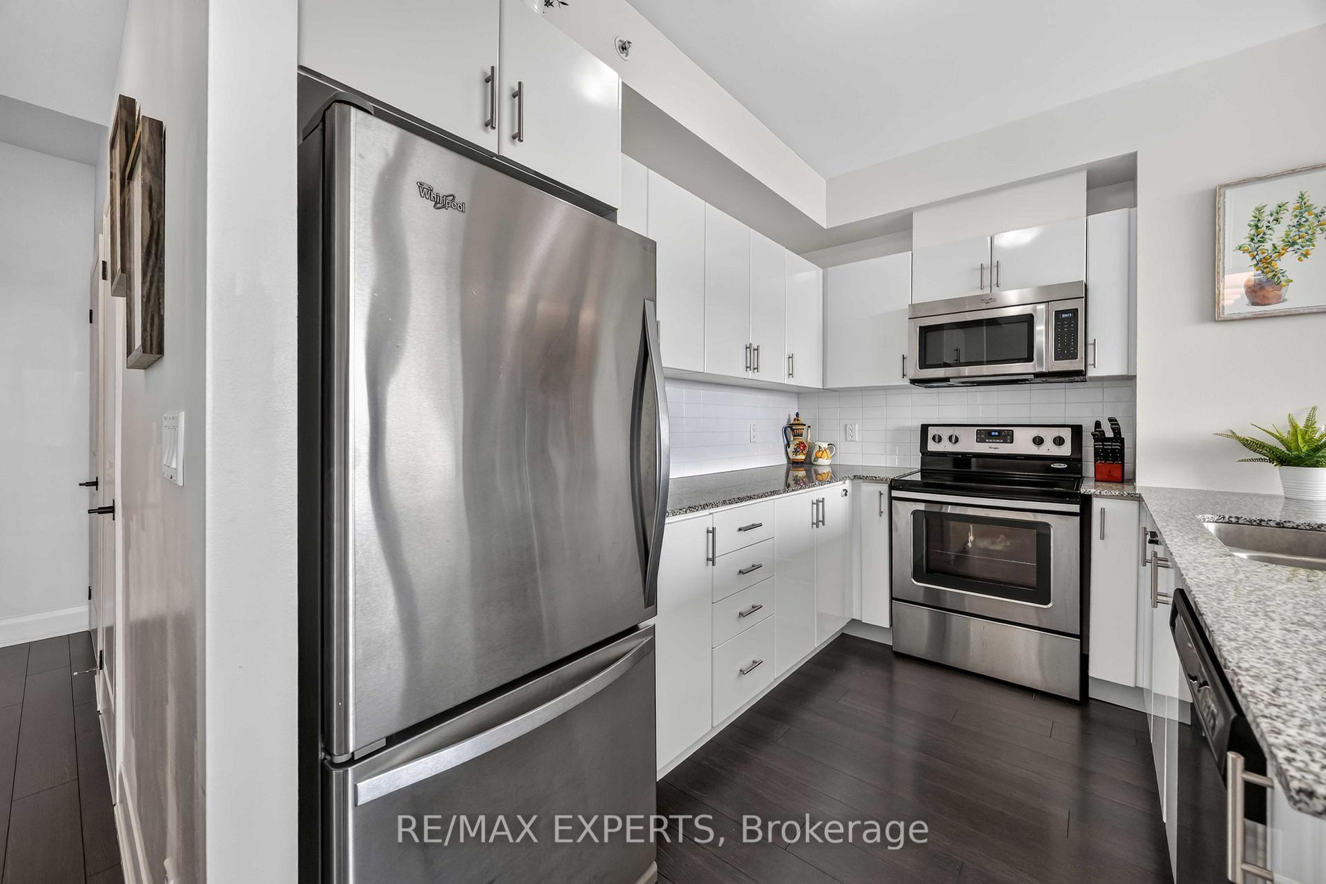 Photo 16 of Unit 902, 2900 Highway 7 Road, Vaughan, Concord — HOMEH
