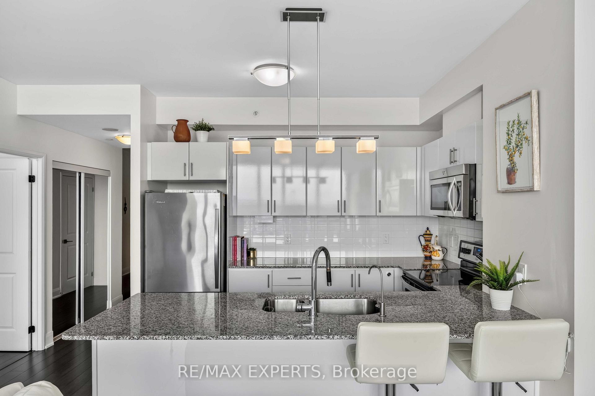 Photo 18 of Unit 902, 2900 Highway 7 Road, Vaughan, Concord — HOMEH