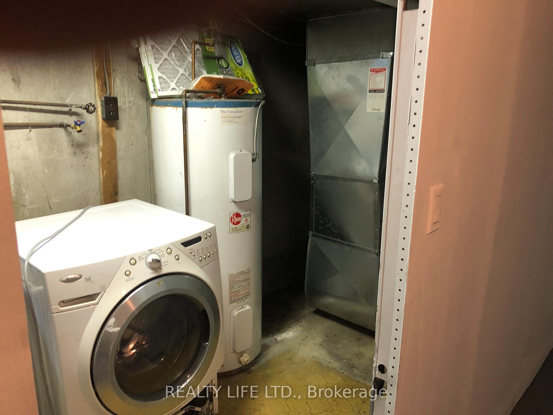 Photo 20 of 54 Garside Crescent, North York, Brookhaven-Amesbury — HOMEH
