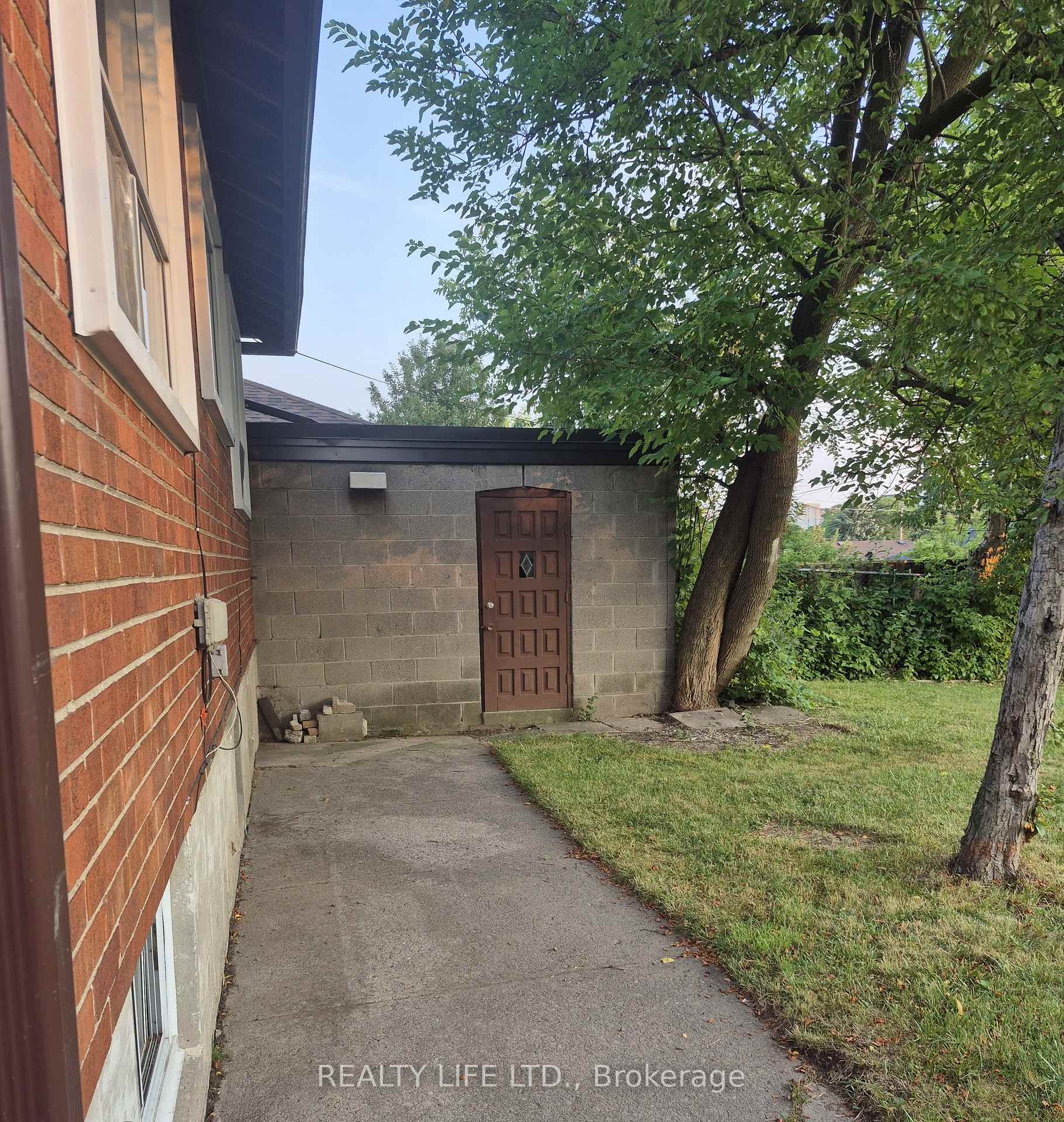 Photo 25 of 54 Garside Crescent, North York, Brookhaven-Amesbury — HOMEH