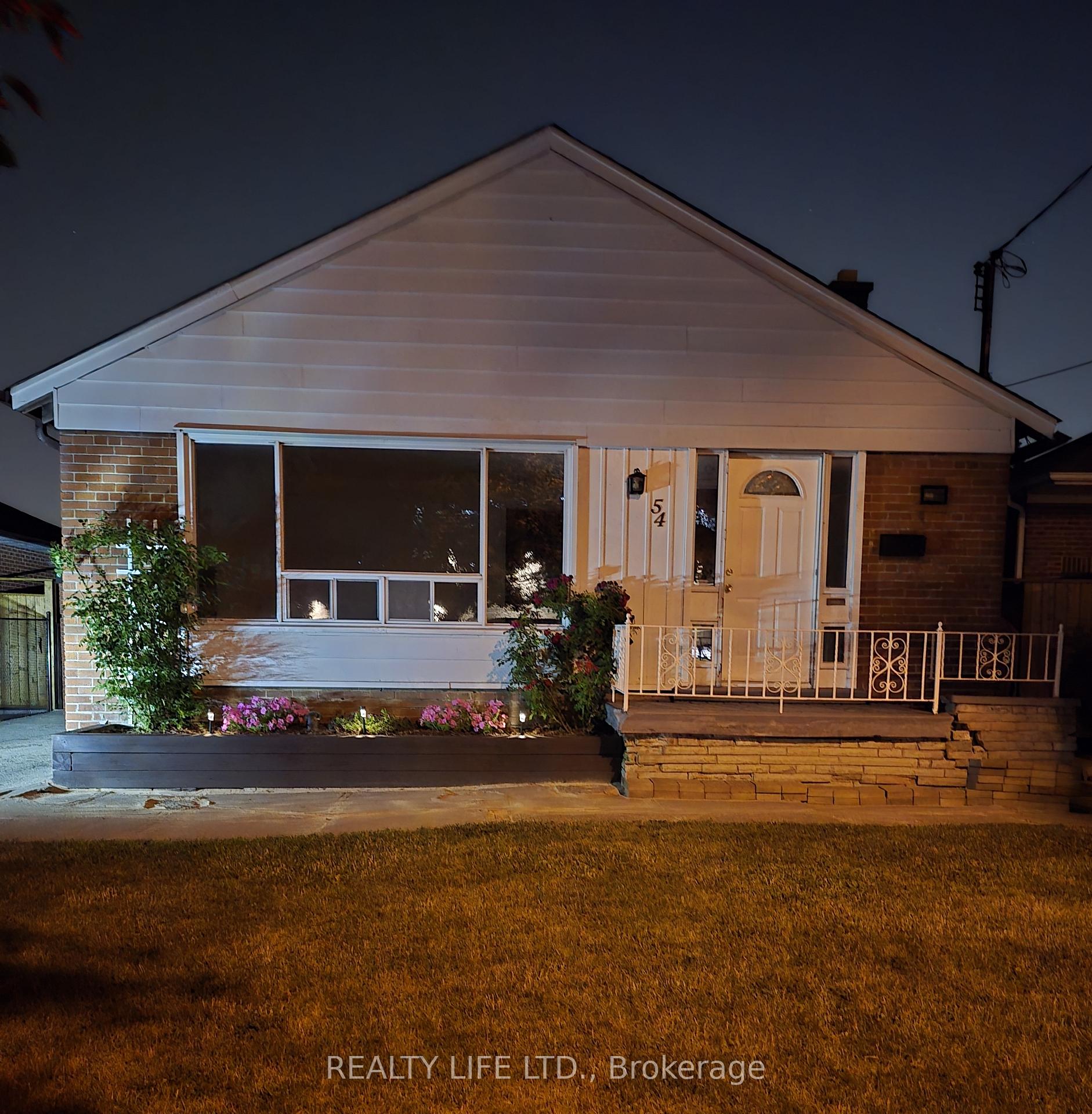 Photo 28 of 54 Garside Crescent, North York, Brookhaven-Amesbury — HOMEH