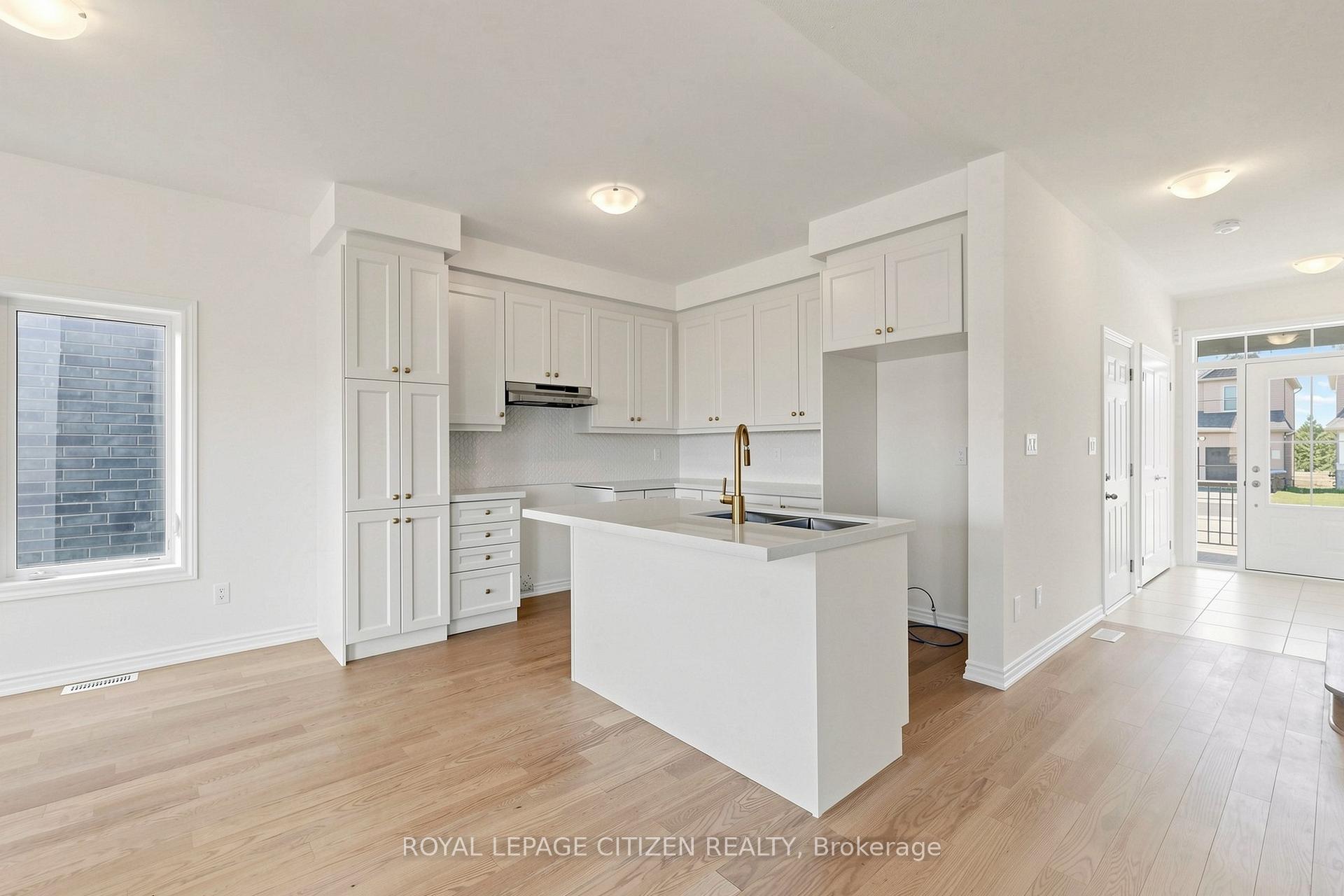 Photo 13 of 8 Fenn Crescent, New Tecumseth, Alliston — HOMEH