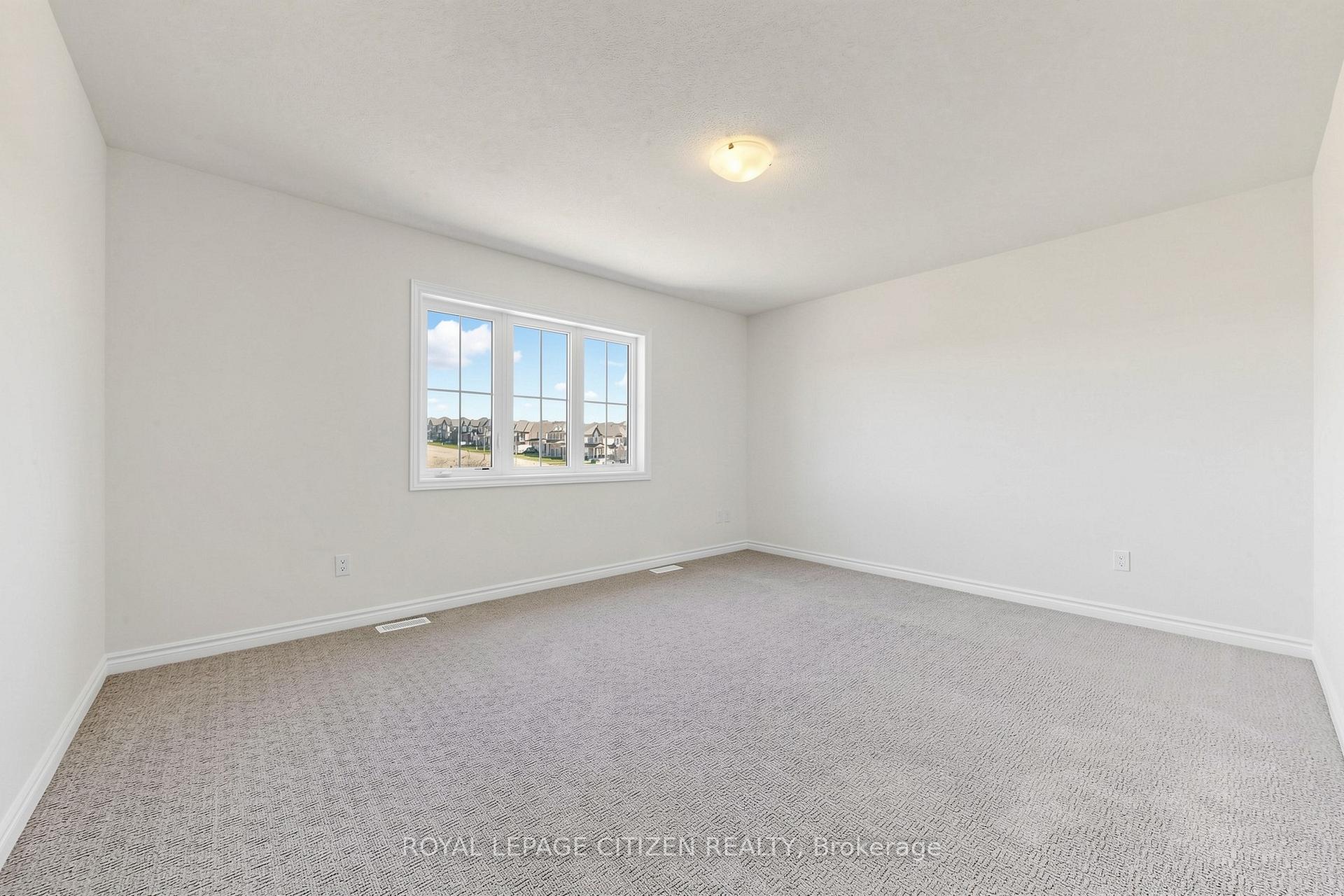 Photo 24 of 8 Fenn Crescent, New Tecumseth, Alliston — HOMEH