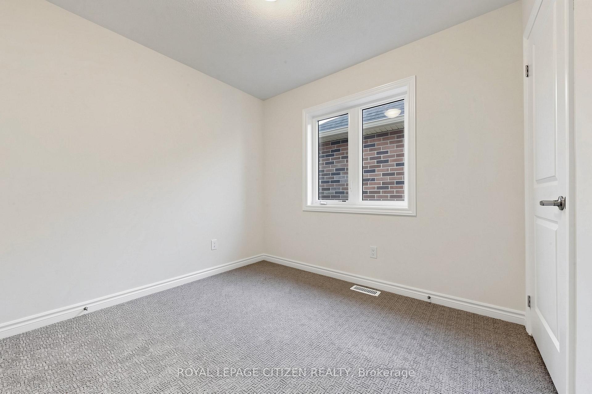 Photo 38 of 8 Fenn Crescent, New Tecumseth, Alliston — HOMEH