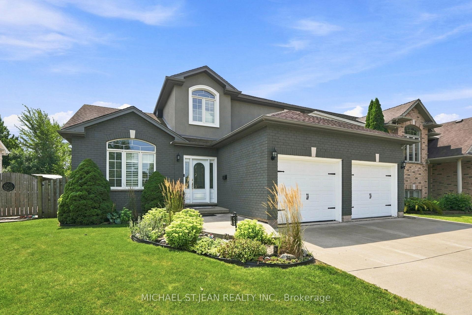 Photo 5 of 3690 Weinbrenner Road, Niagara Falls, Chippawa — HOMEH