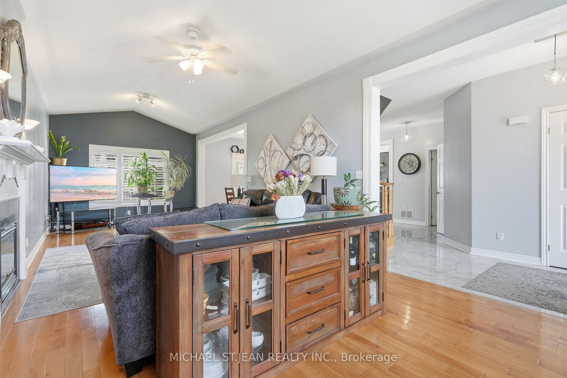 Photo 10 of 3690 Weinbrenner Road, Niagara Falls, Chippawa — HOMEH