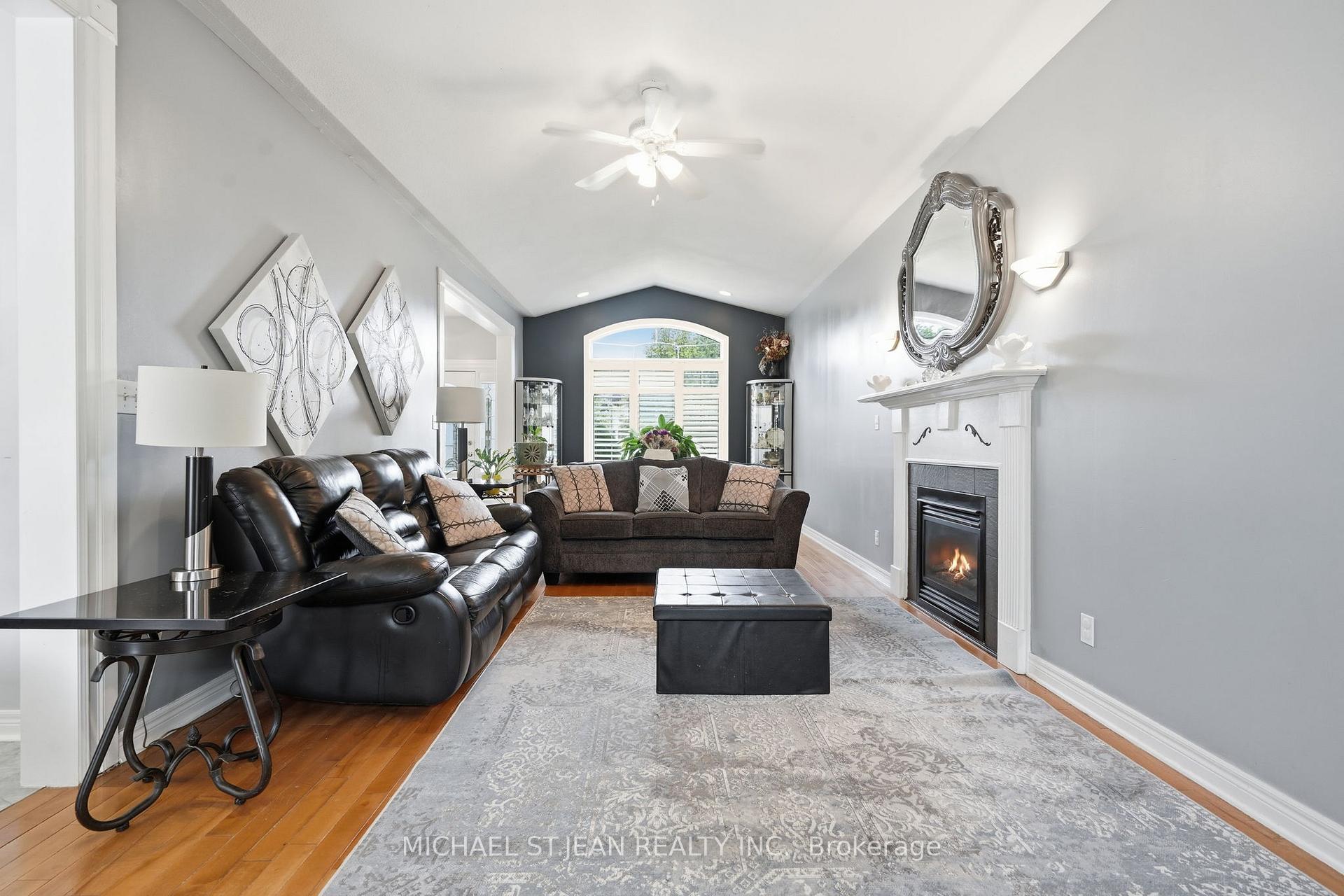 Photo 11 of 3690 Weinbrenner Road, Niagara Falls, Chippawa — HOMEH