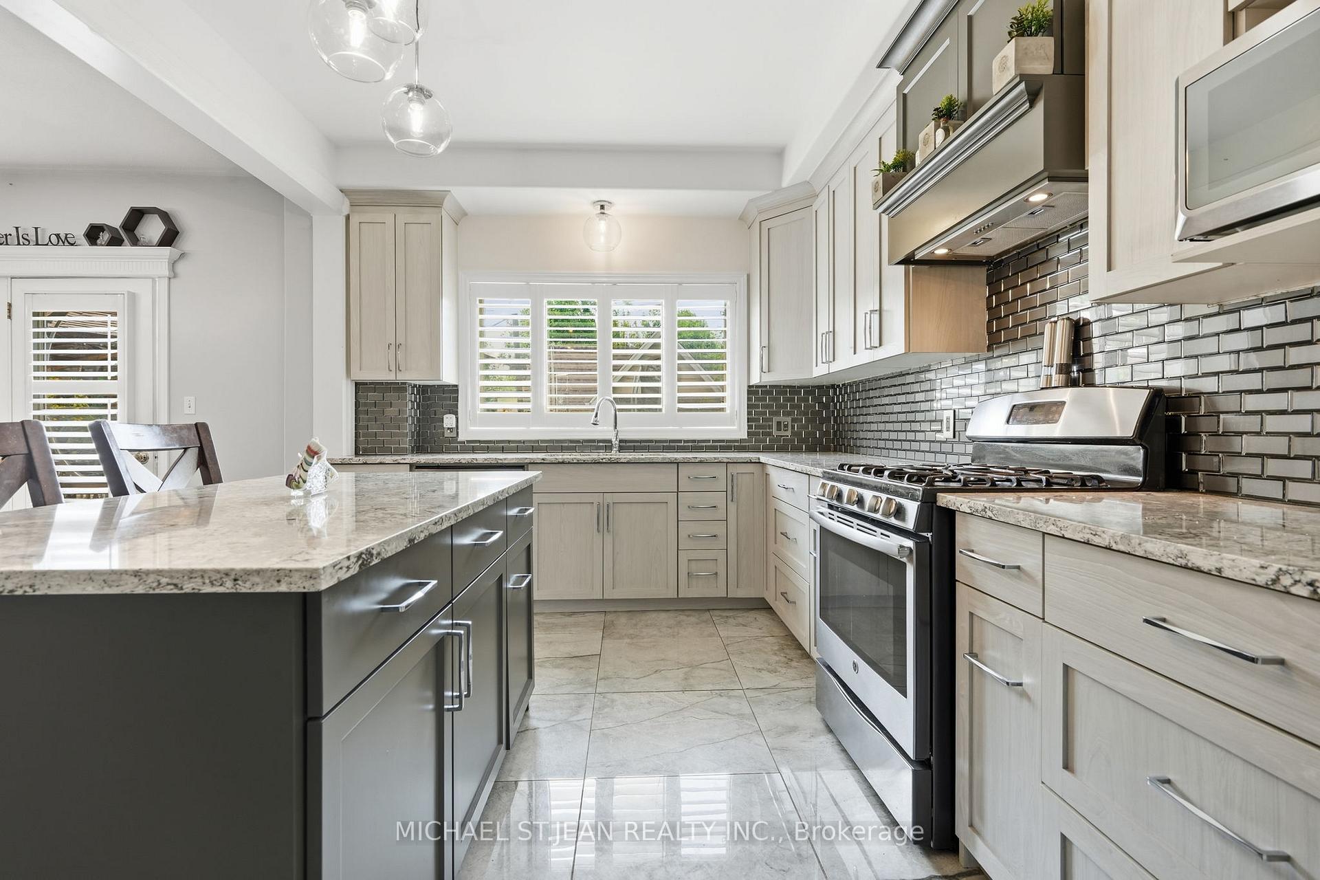 Photo 16 of 3690 Weinbrenner Road, Niagara Falls, Chippawa — HOMEH