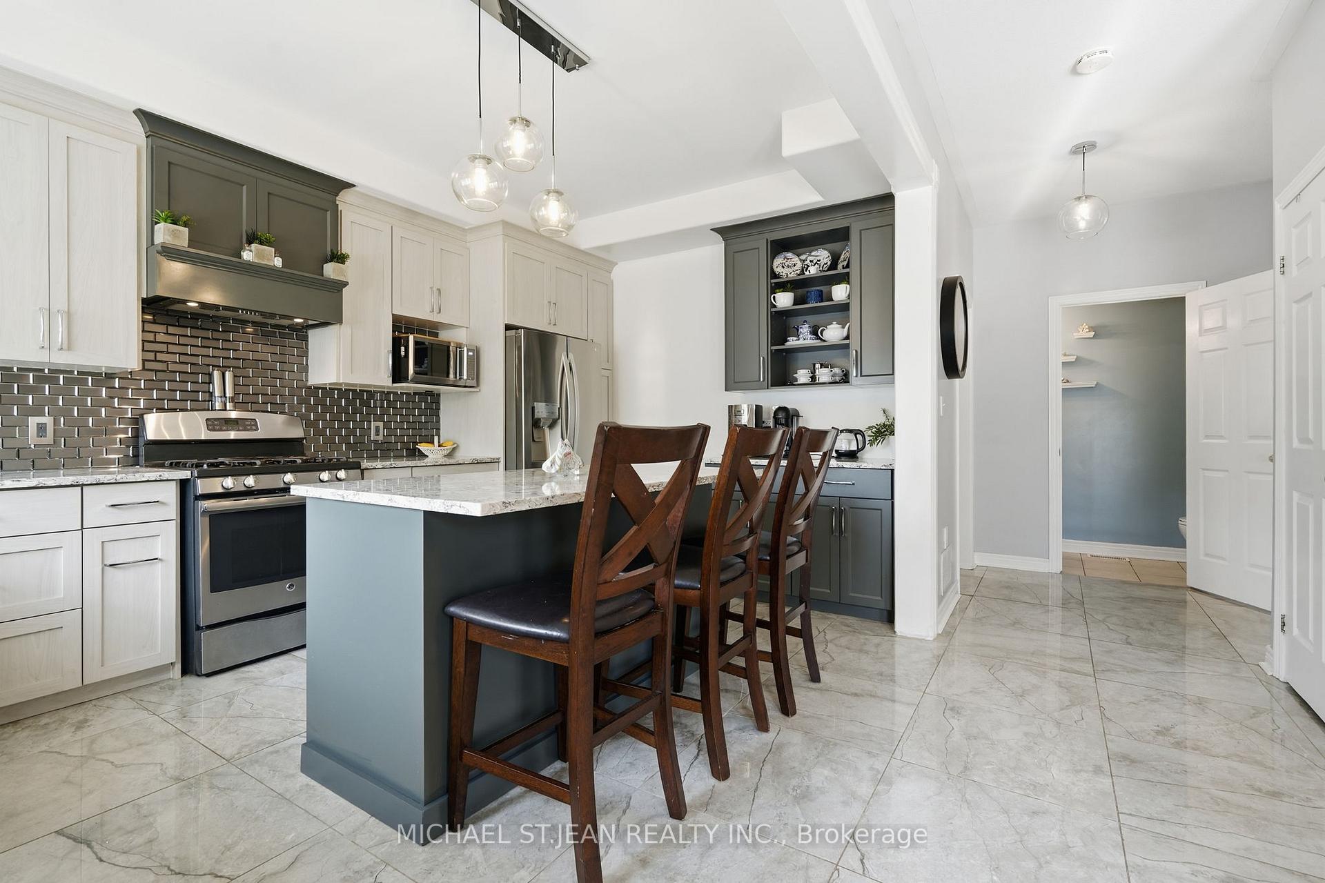 Photo 18 of 3690 Weinbrenner Road, Niagara Falls, Chippawa — HOMEH